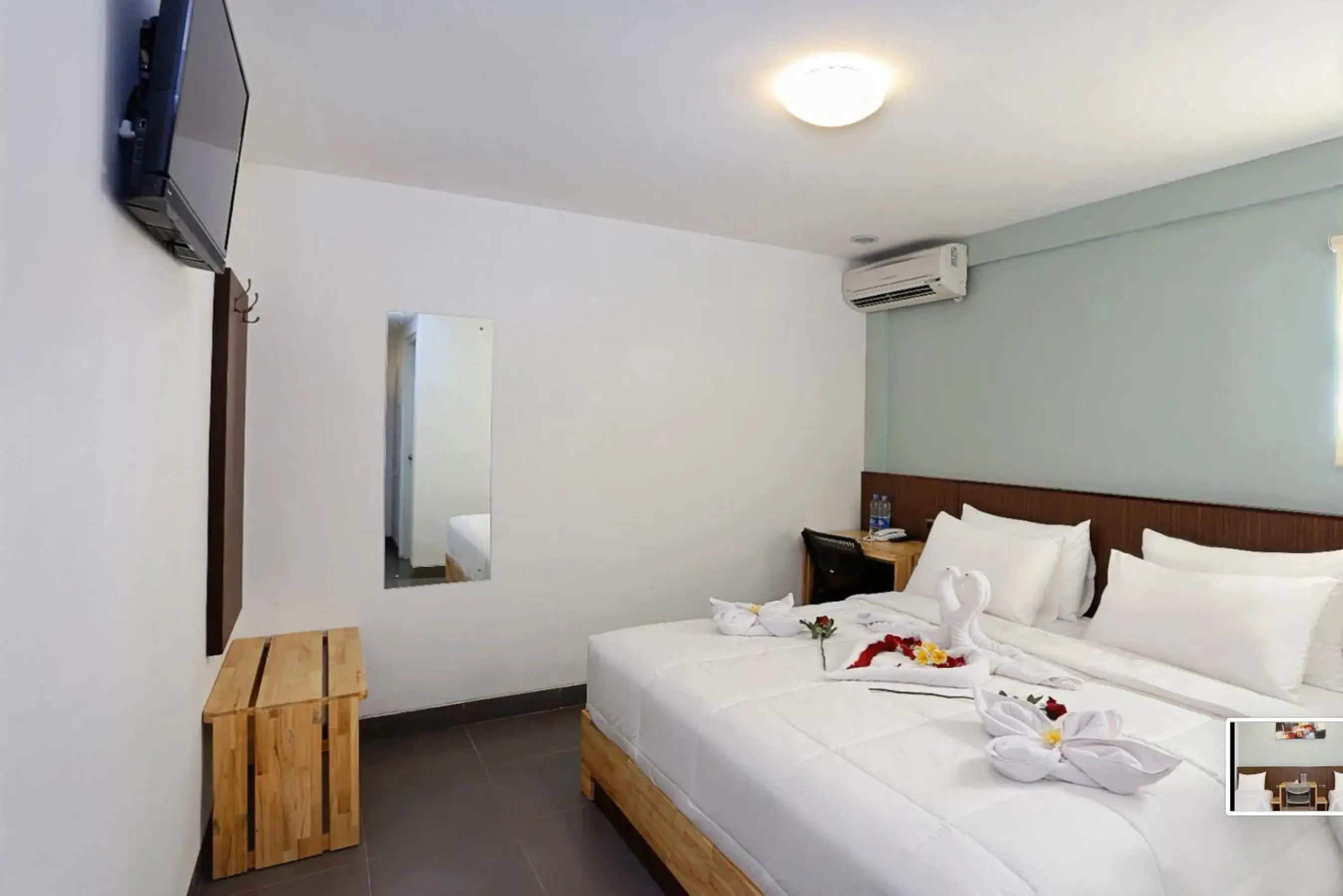 Bed in Duo Legian Hotel