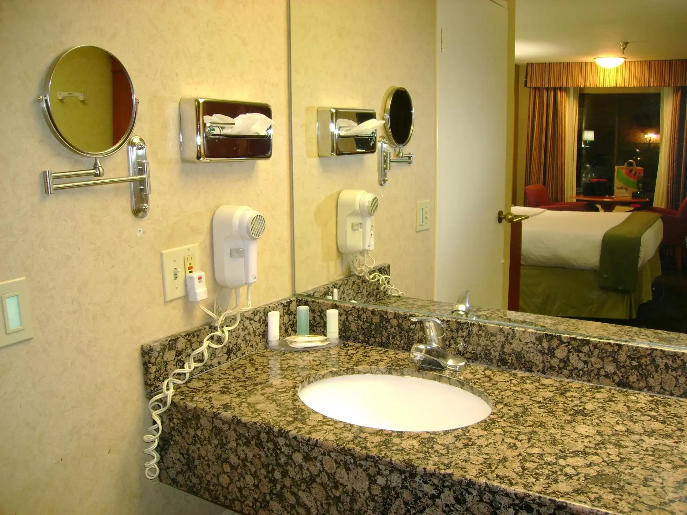 Bathroom in Hotel Le Reve Pasadena