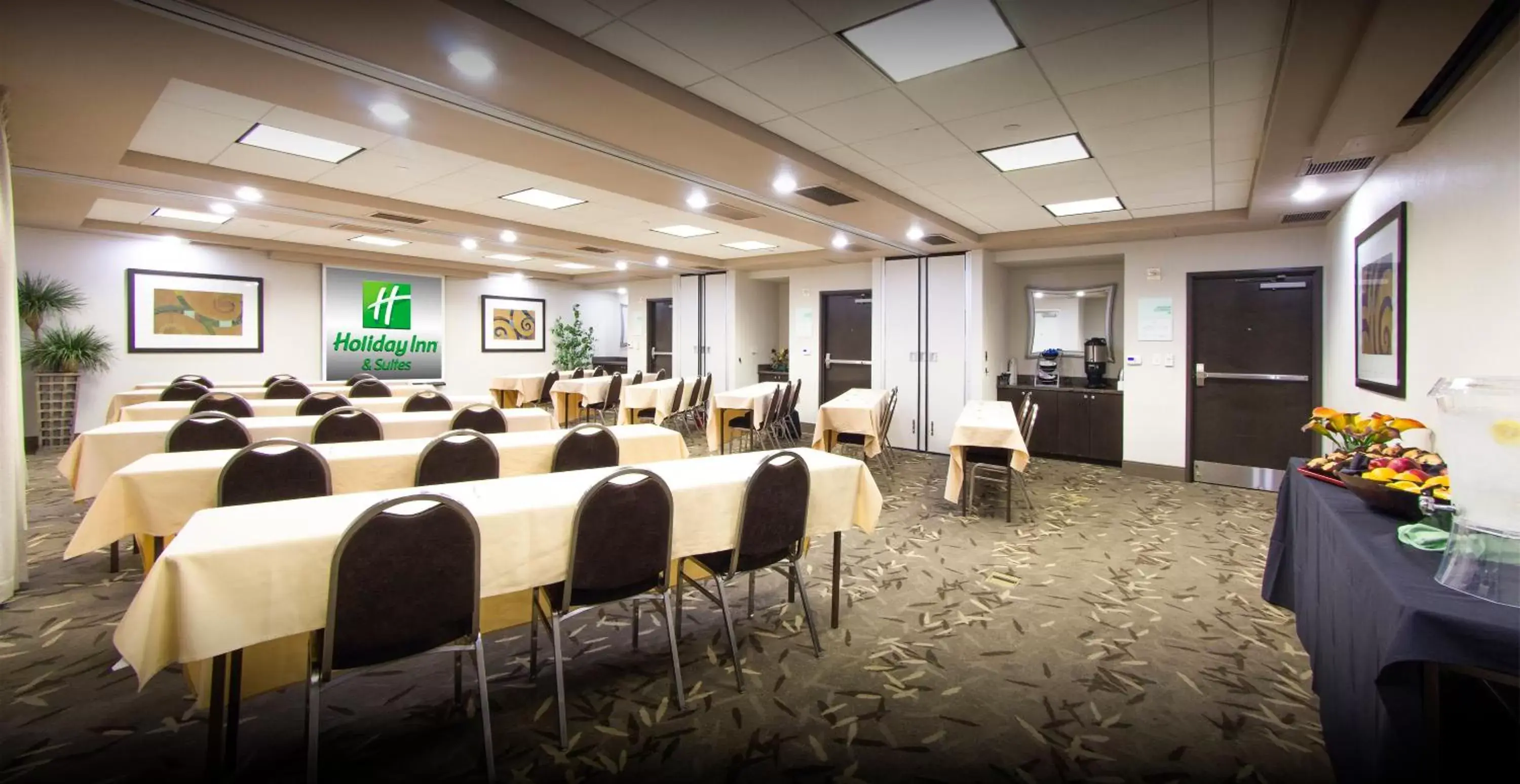 Meeting/conference room in Holiday Inn Scottsdale North- Airpark, an IHG Hotel