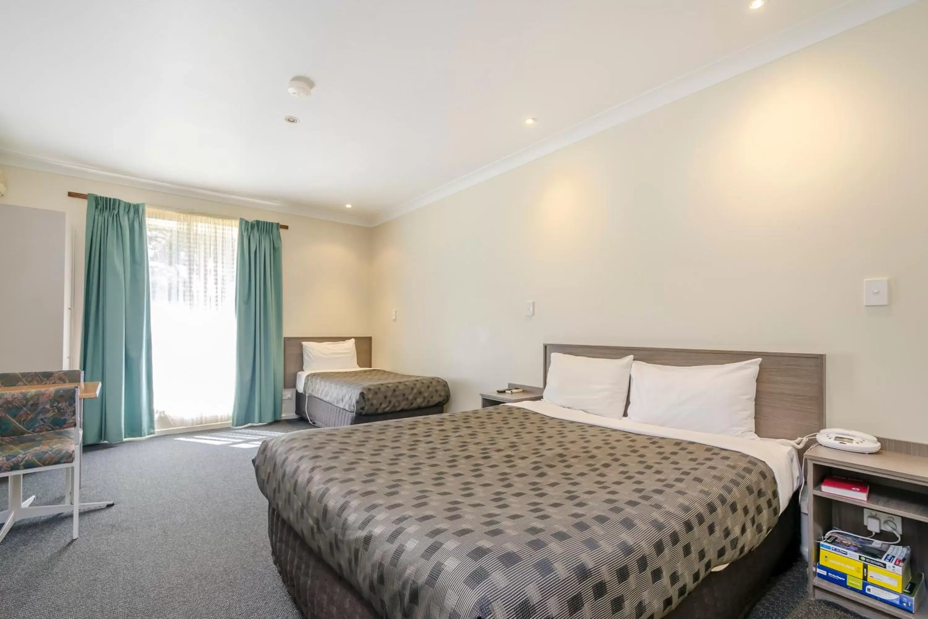 Bed in Werribee Motel and Apartments