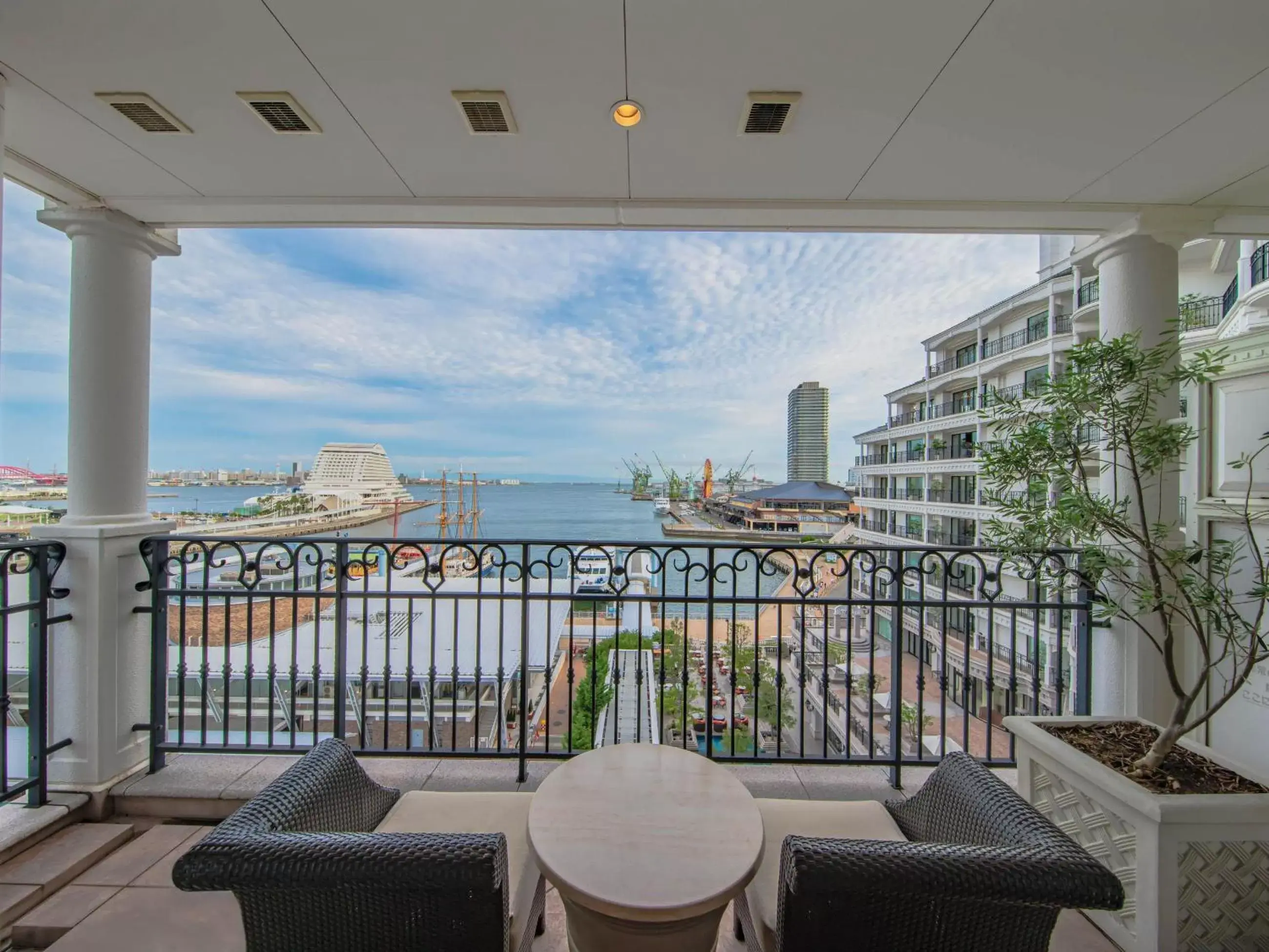 Balcony/Terrace in Hotel La Suite Kobe Harborland