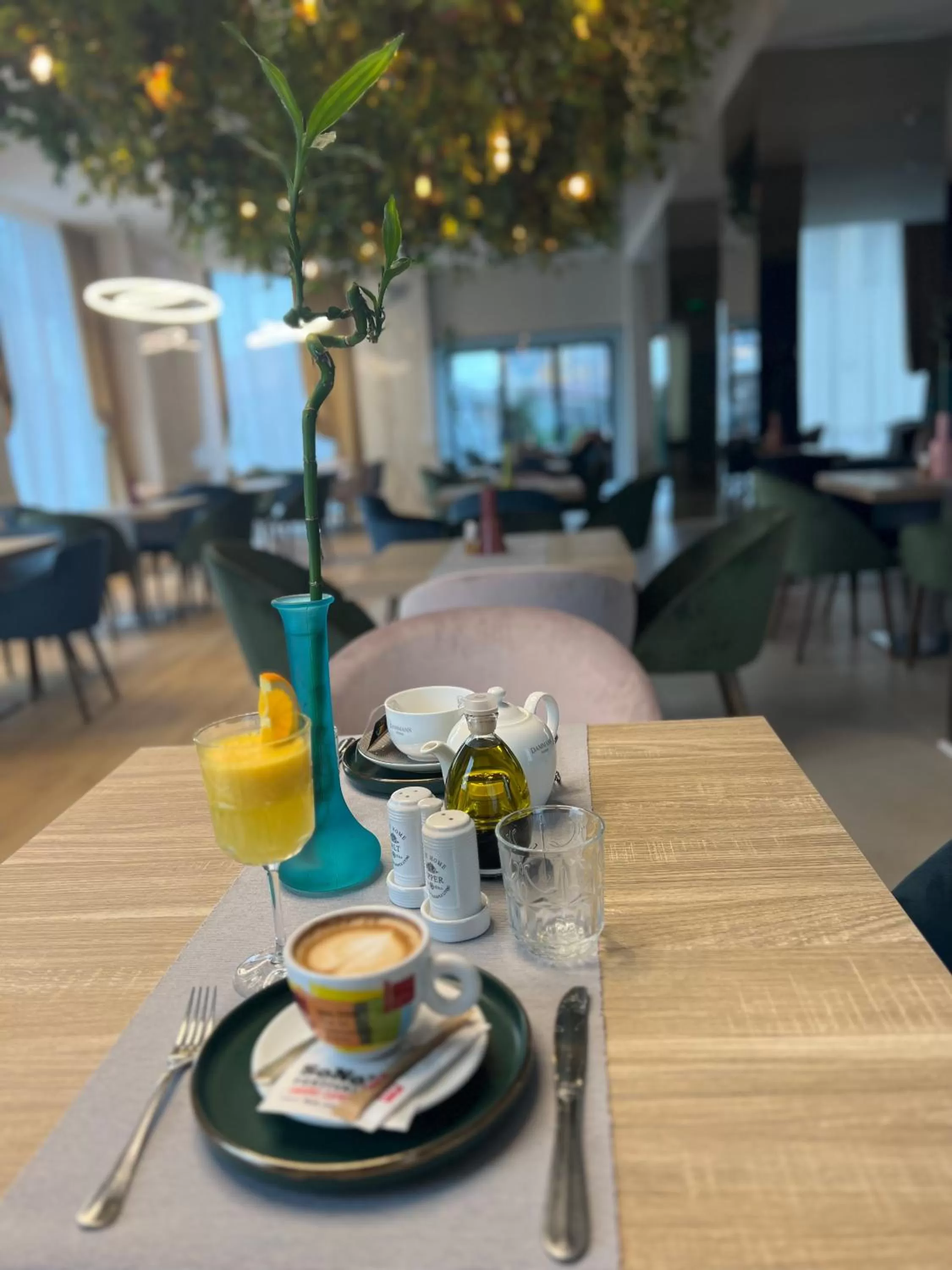 Restaurant/places to eat in Hotel Clipa