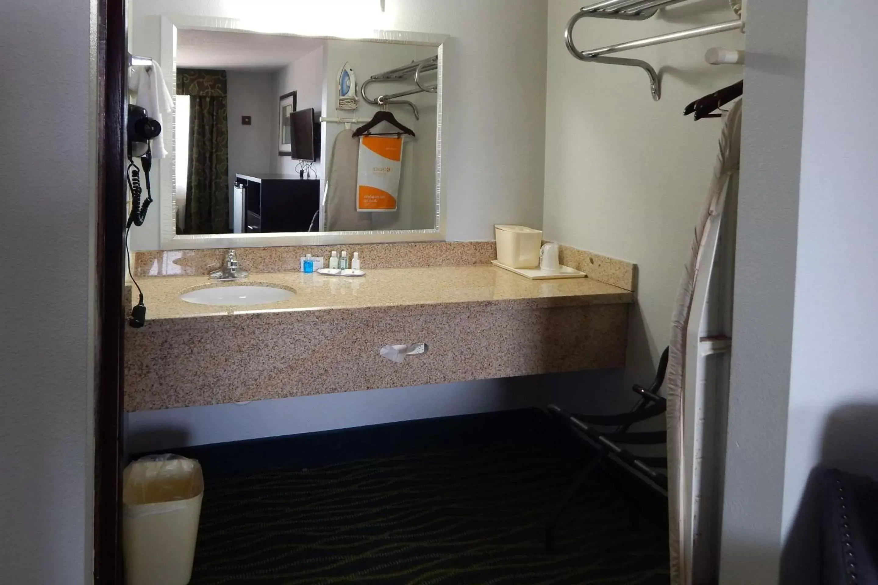 Bedroom, Bathroom in Quality Inn Siloam Springs West