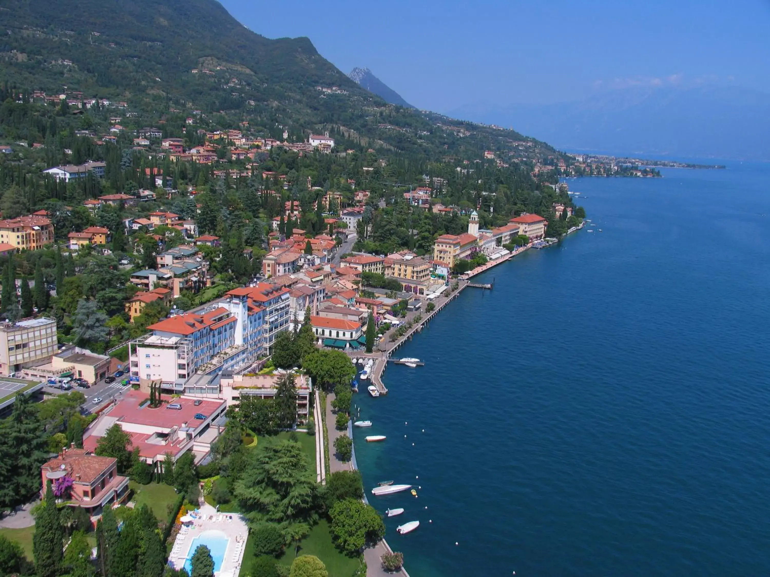 Facade/entrance in Hotel Savoy Palace Facade/entrance in Hotel Savoy Palace