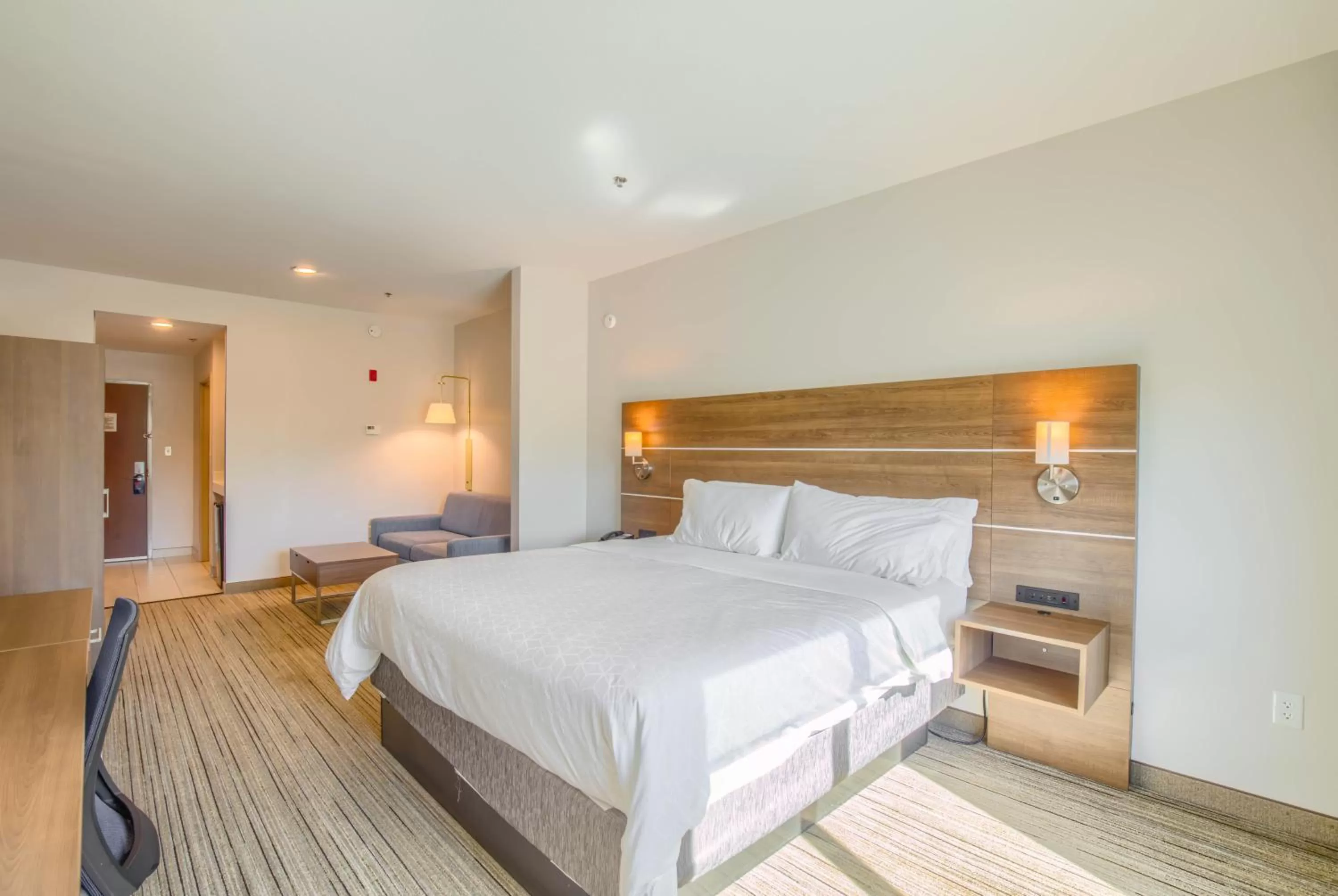 Bed in Holiday Inn Express Hotel & Suites Gulf Shores by IHG