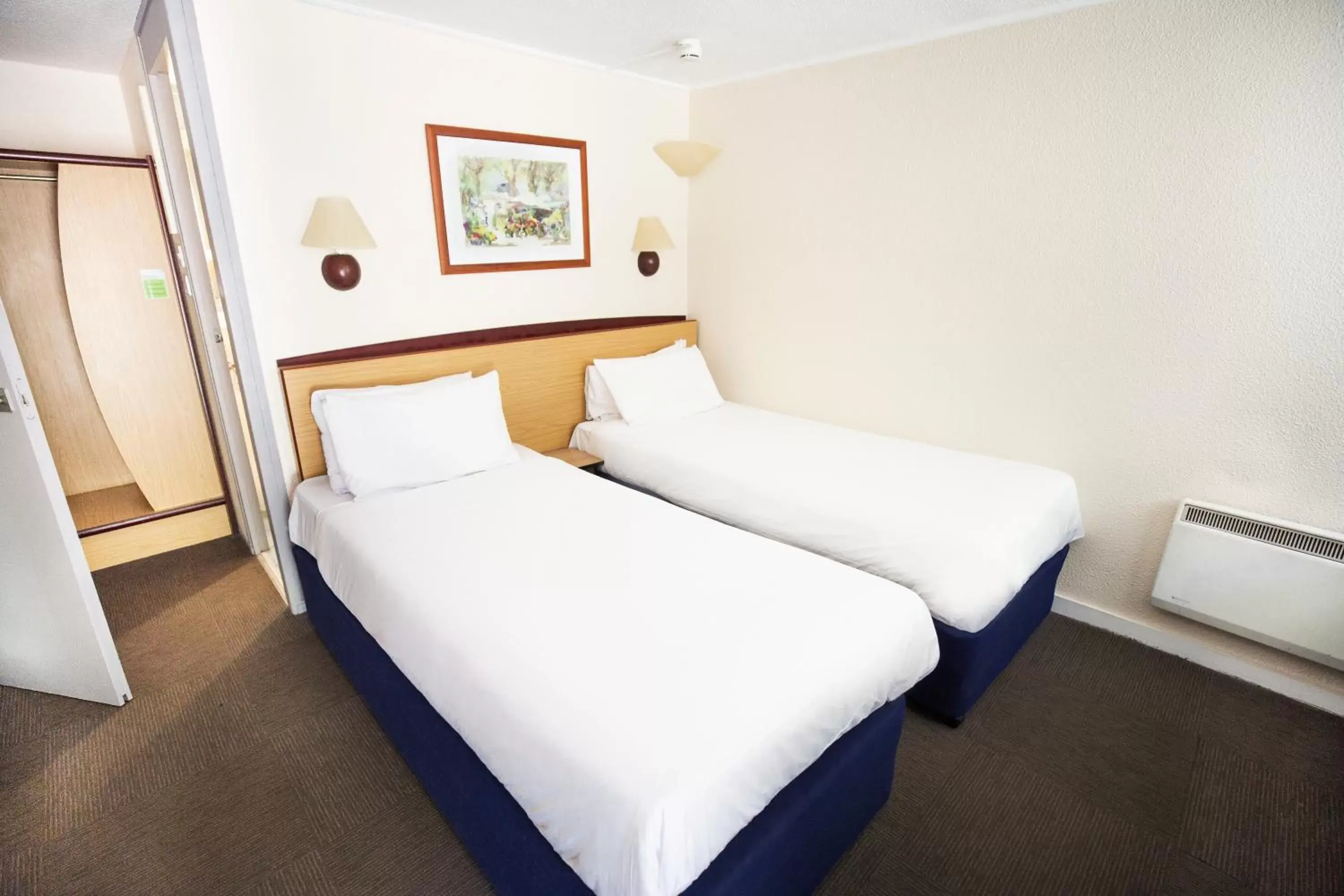 Bed in Campanile Hotel Hull