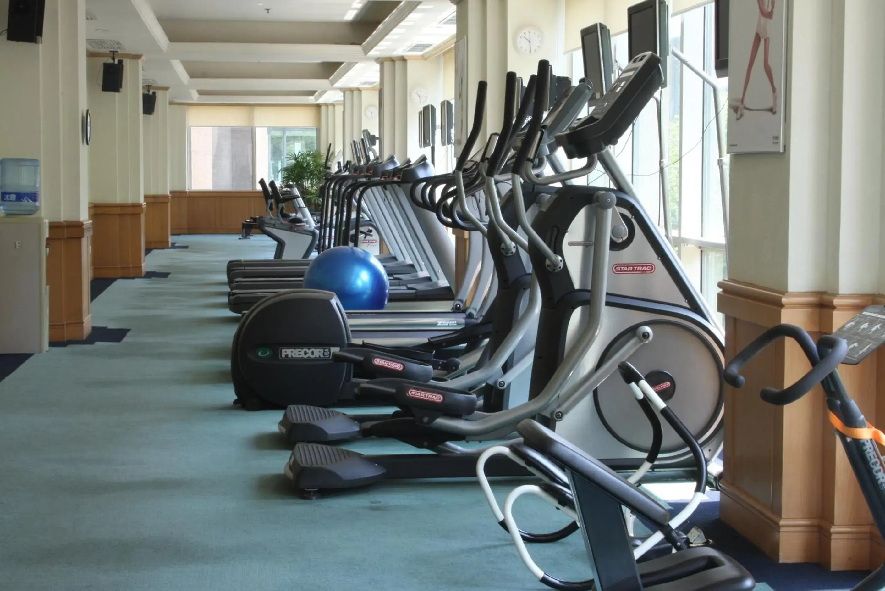 Fitness centre/facilities, Fitness Center/Facilities in Juss Hengshan HotelFormer Regal International East Asia Hotel