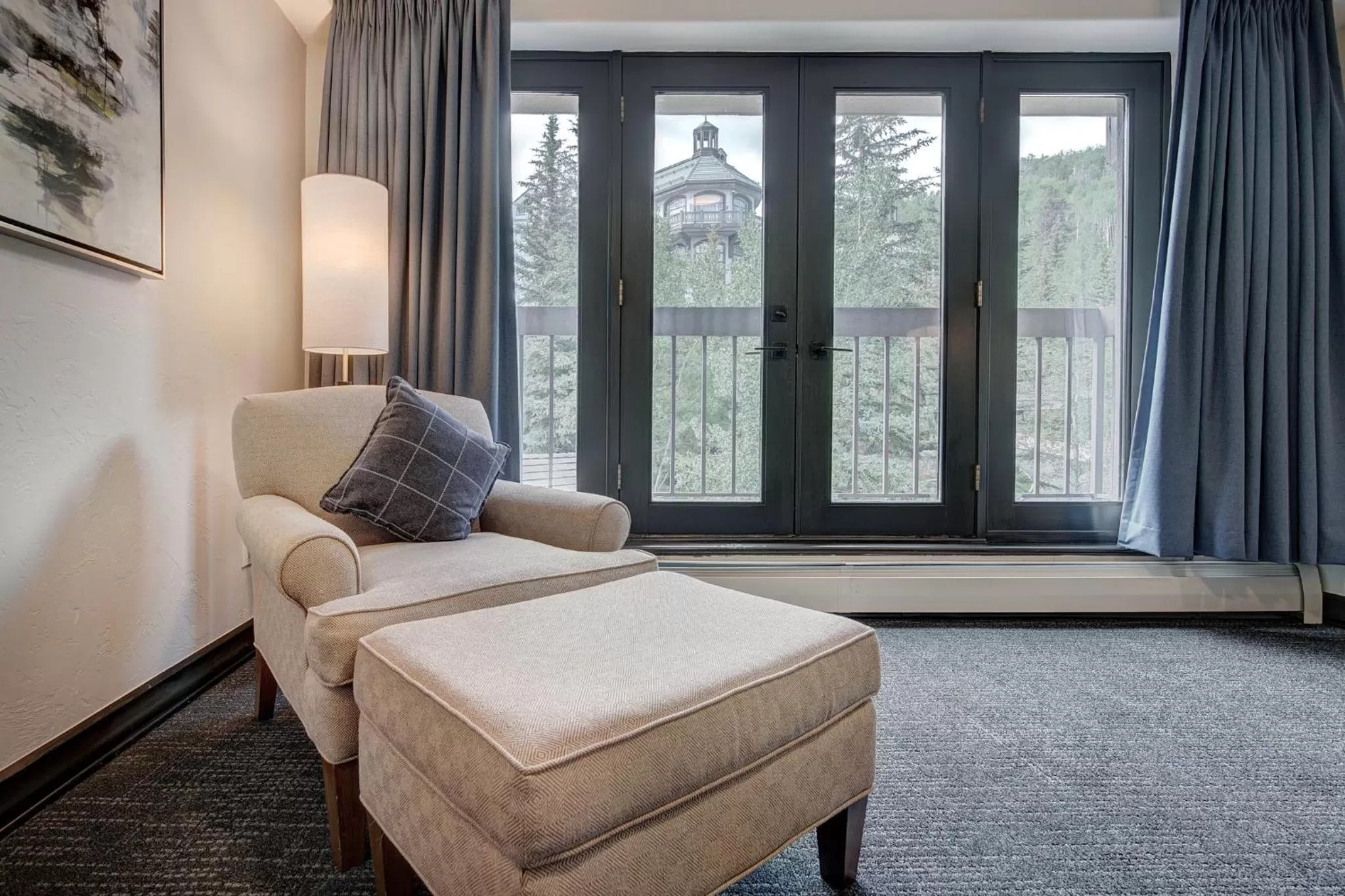 Photo of the whole room in The Pines Lodge, a RockResort