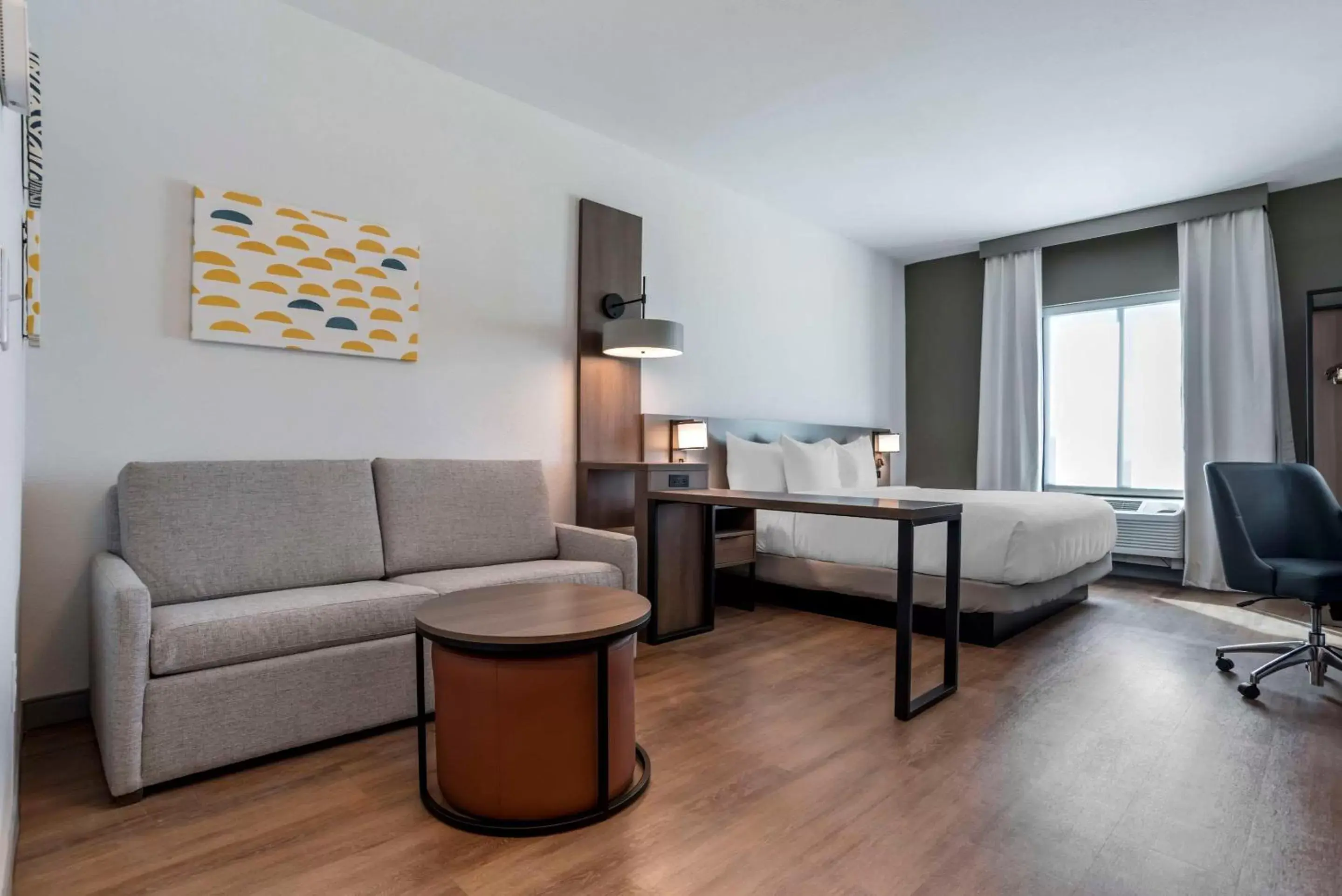 Bedroom, Seating Area in Comfort Inn & Suites Panama City Beach - Pier Park Area