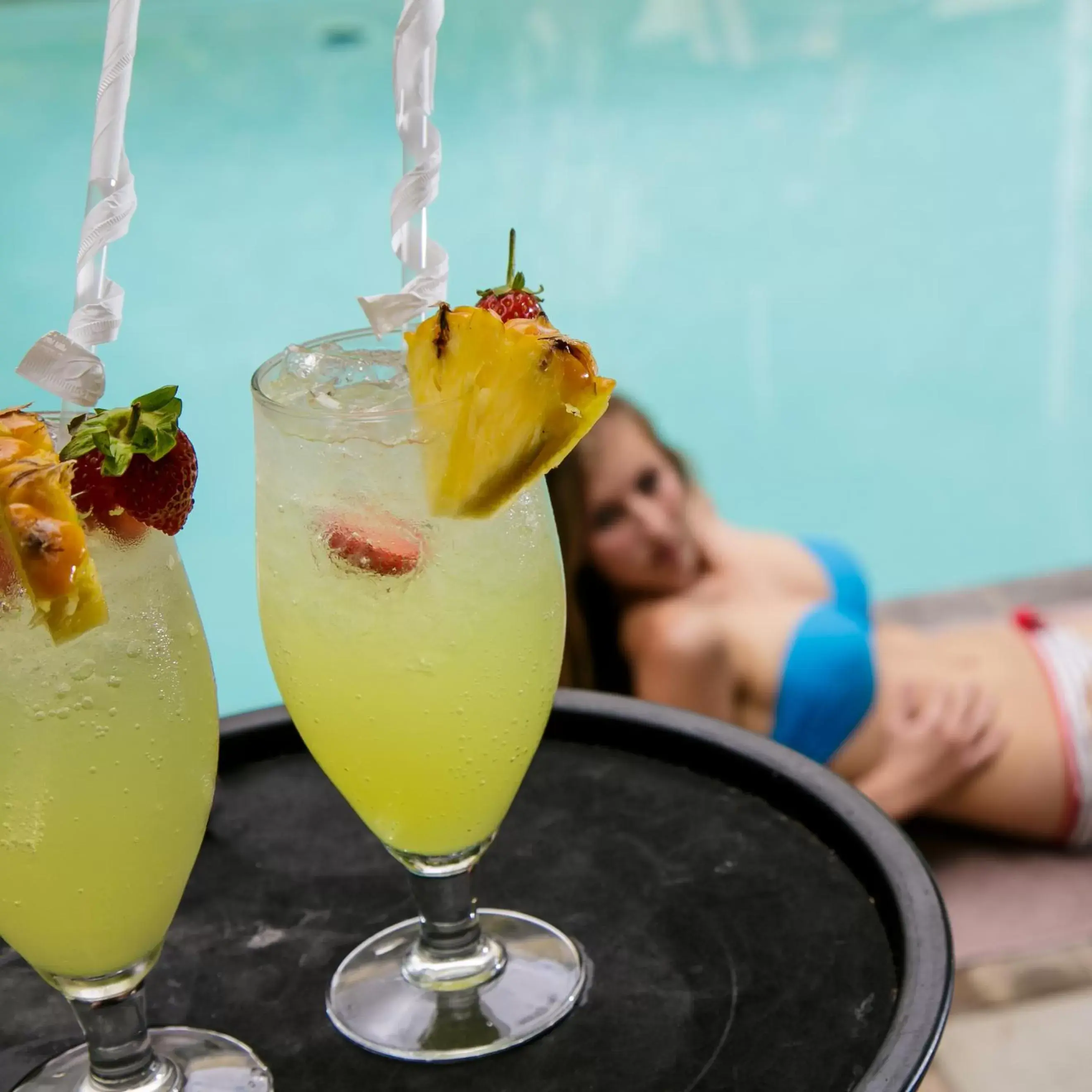 Swimming pool, Drinks in Queens Hotel by BON Hotels