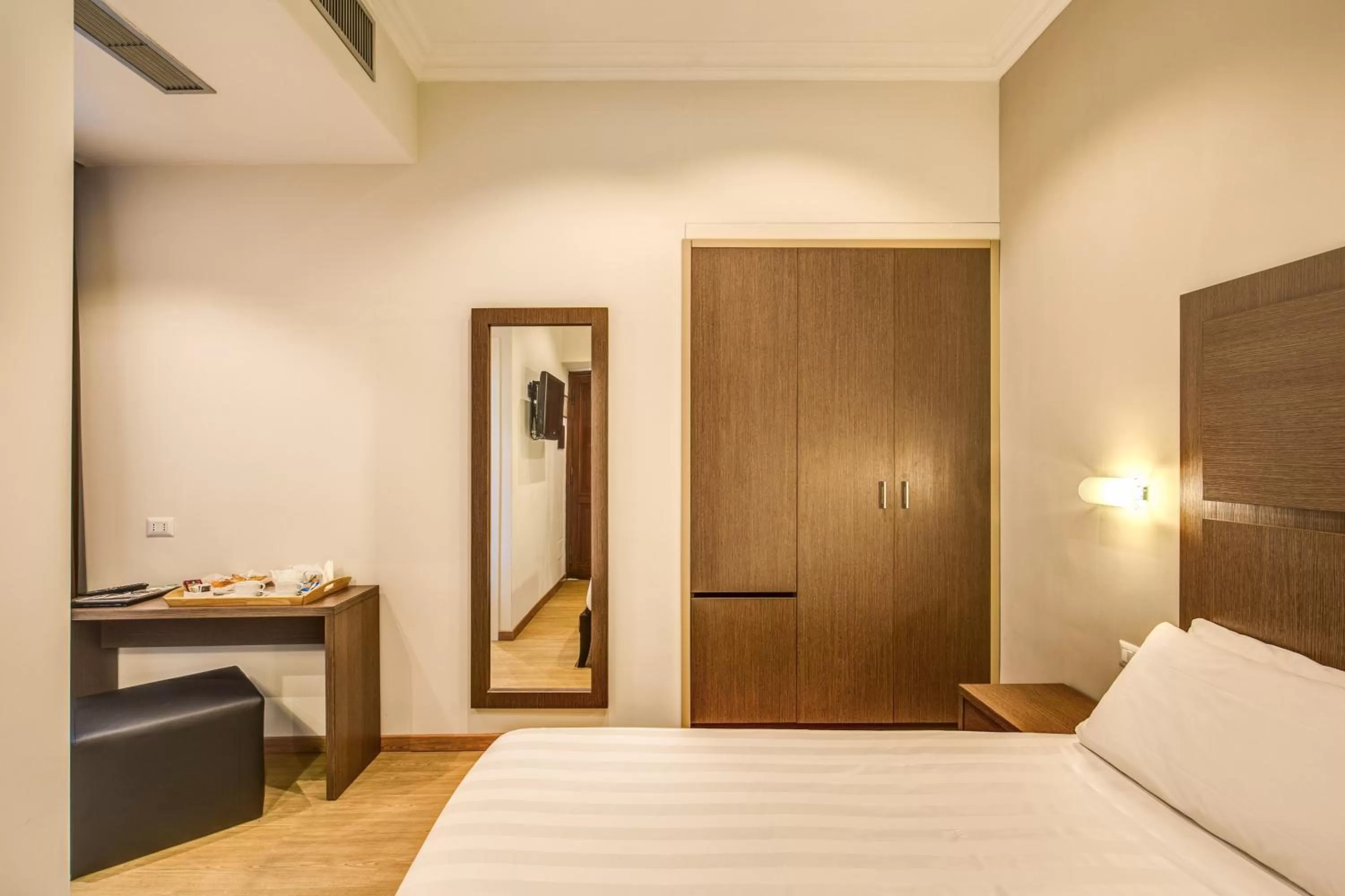 Photo of the whole room, Bed in Rome Garden Hotel