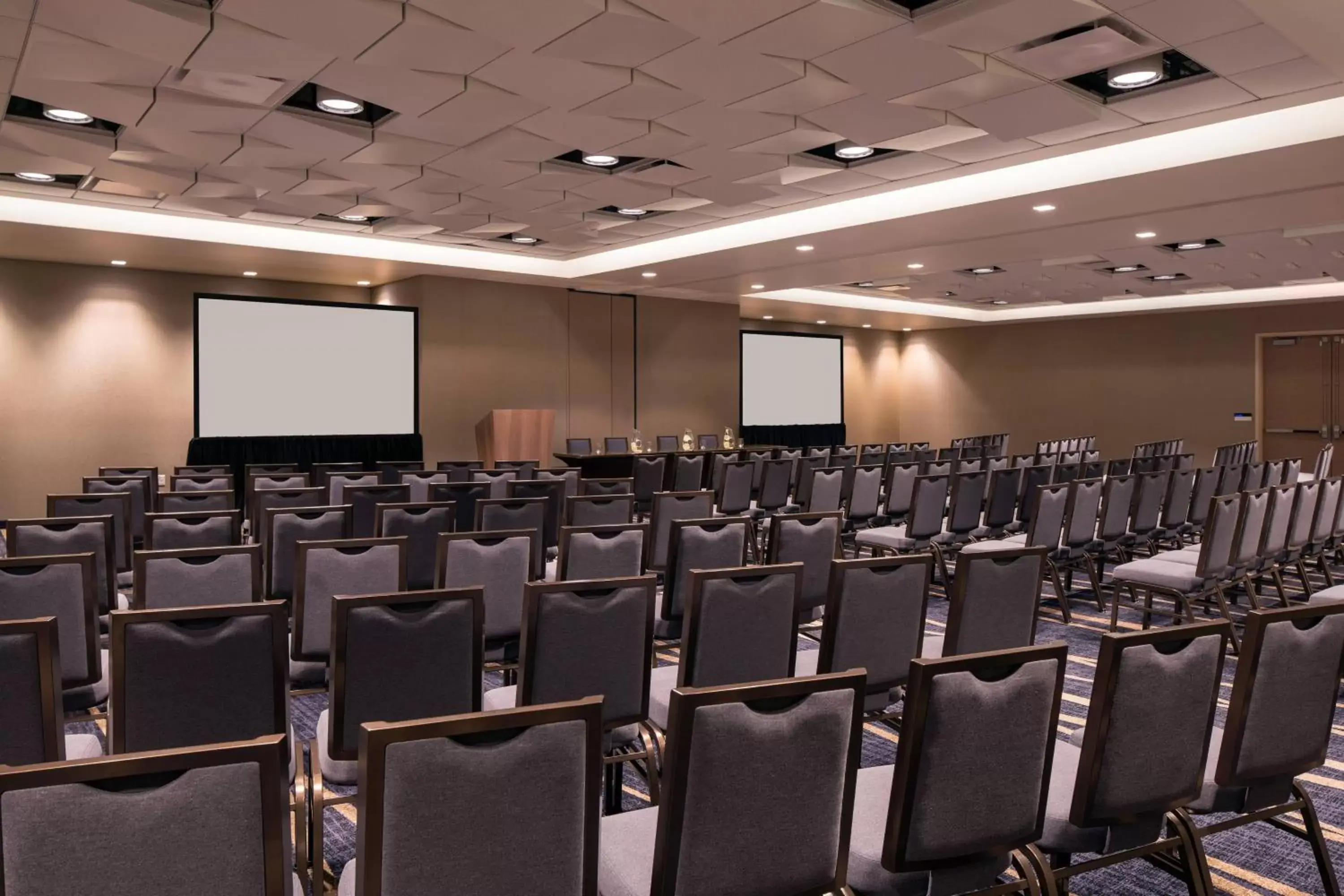 Meeting/conference room in Courtyard by Marriott Phoenix Downtown