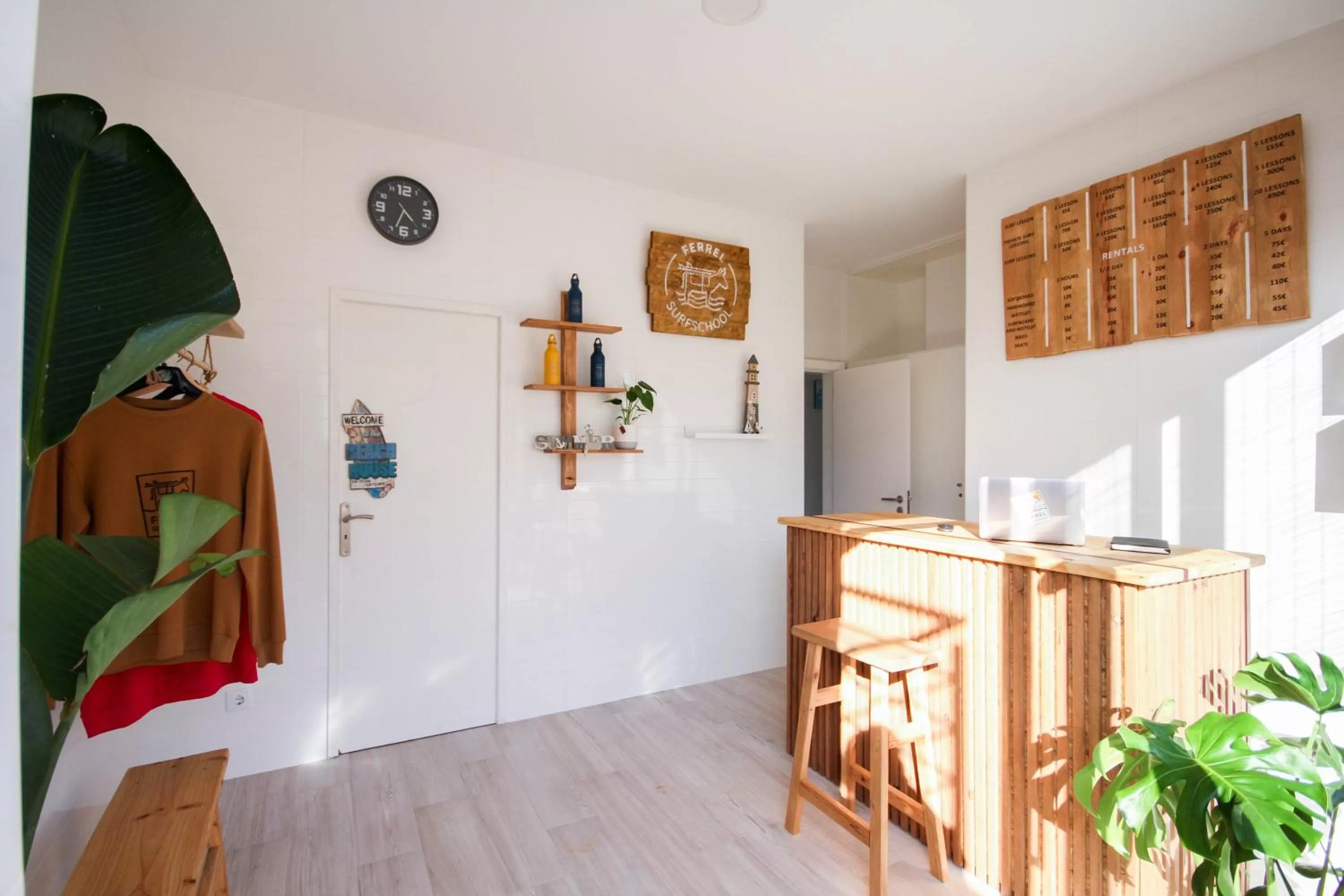 Property building, Kitchen/Kitchenette in Ferrel Surf House