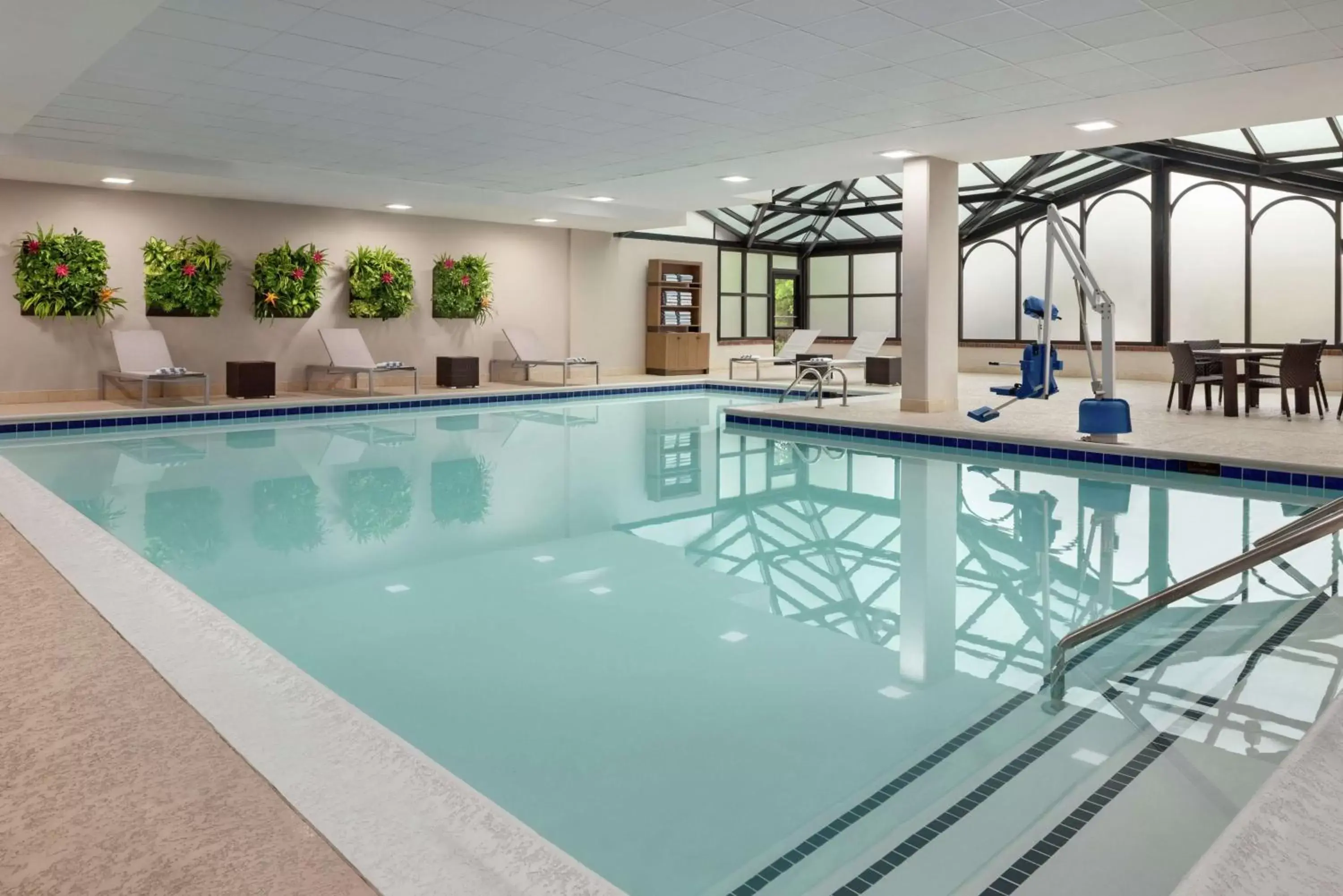 Pool view, Swimming Pool in Embassy Suites by Hilton Atlanta Alpharetta