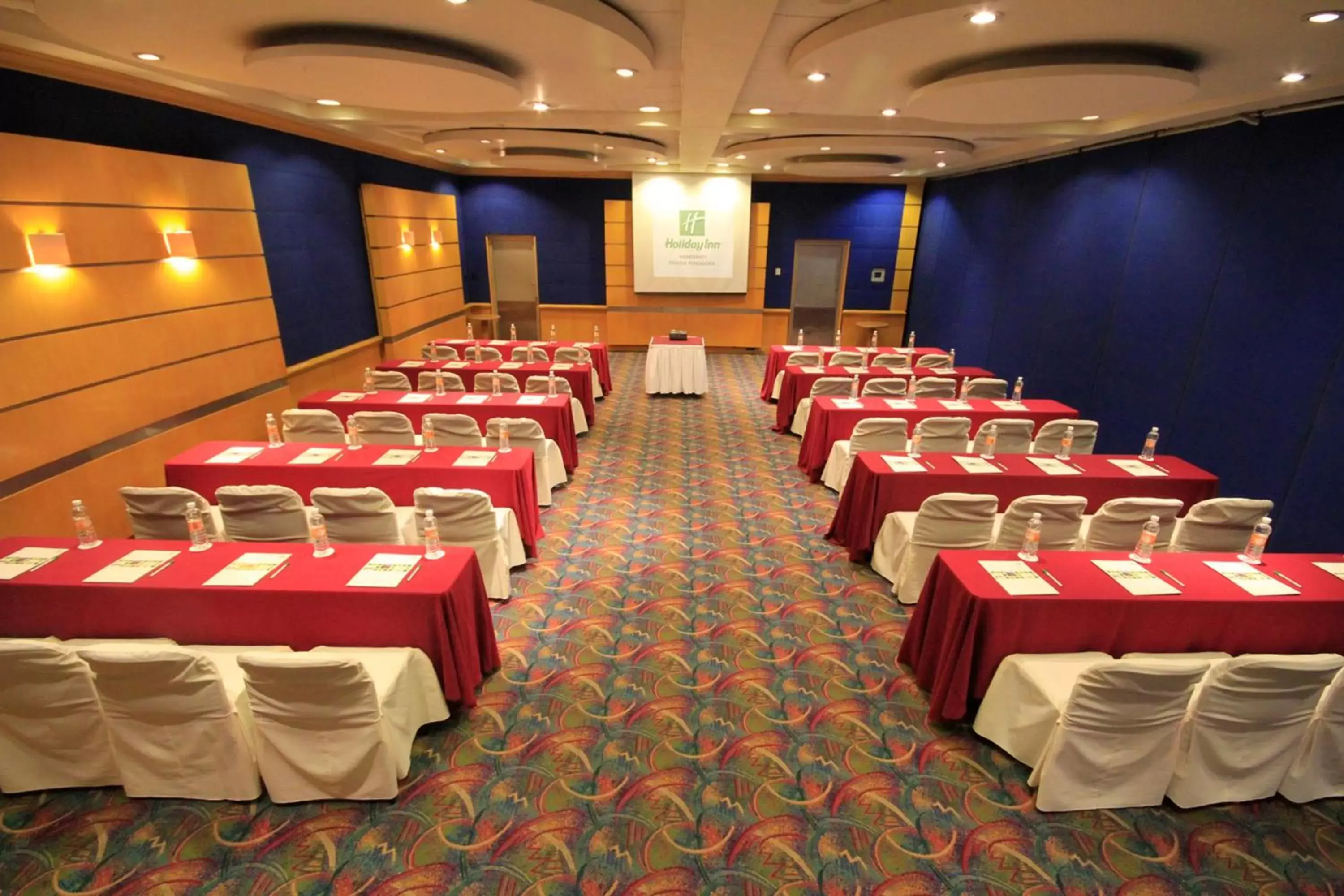 Meeting/conference room in Holiday Inn Monterrey-Parque Fundidora, an IHG Hotel