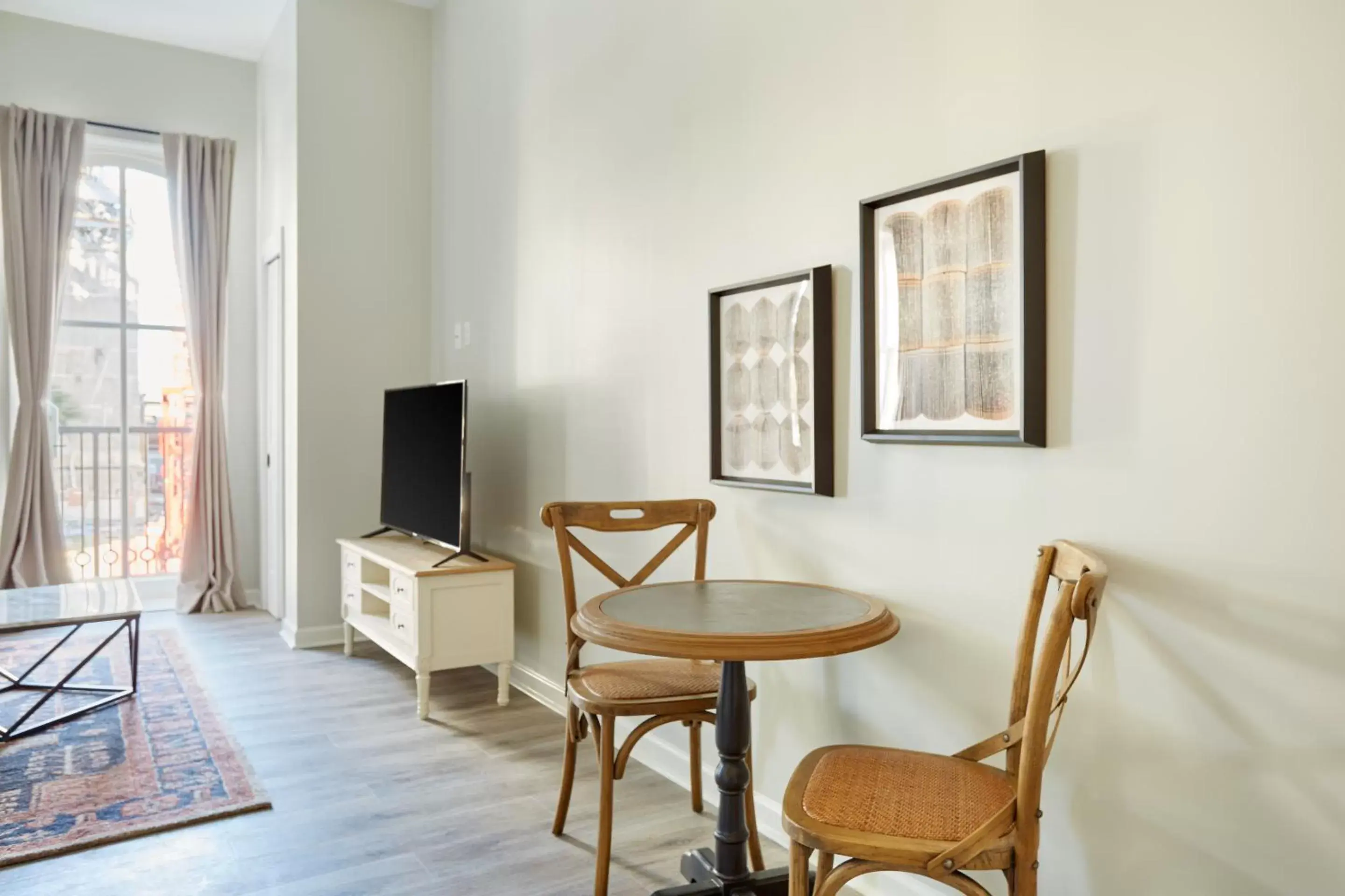 Living room, Seating Area in Sonder at The Promenade