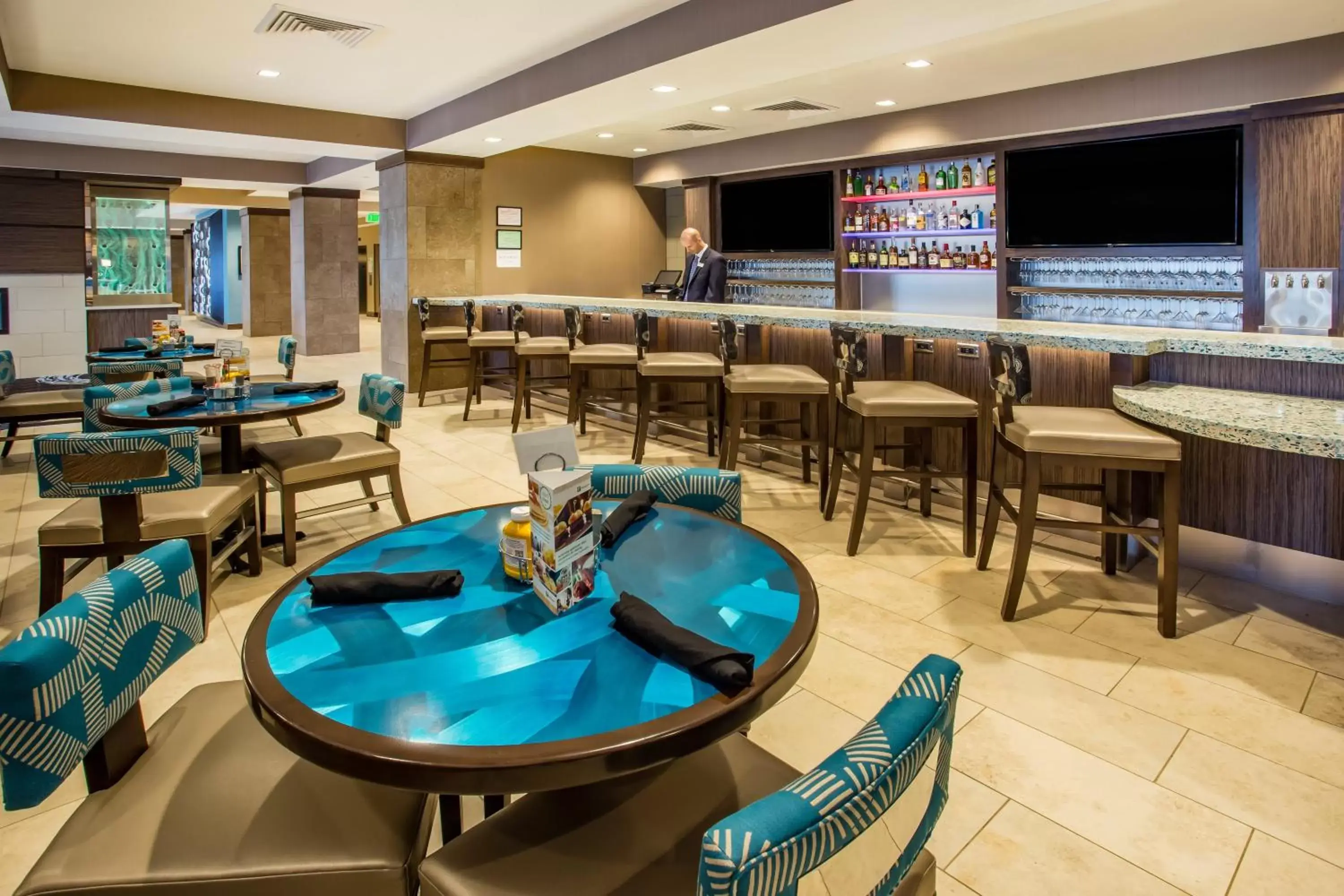 Lounge or bar, Restaurant/Places to Eat in Holiday Inn - South Jordan - SLC South, an IHG Hotel