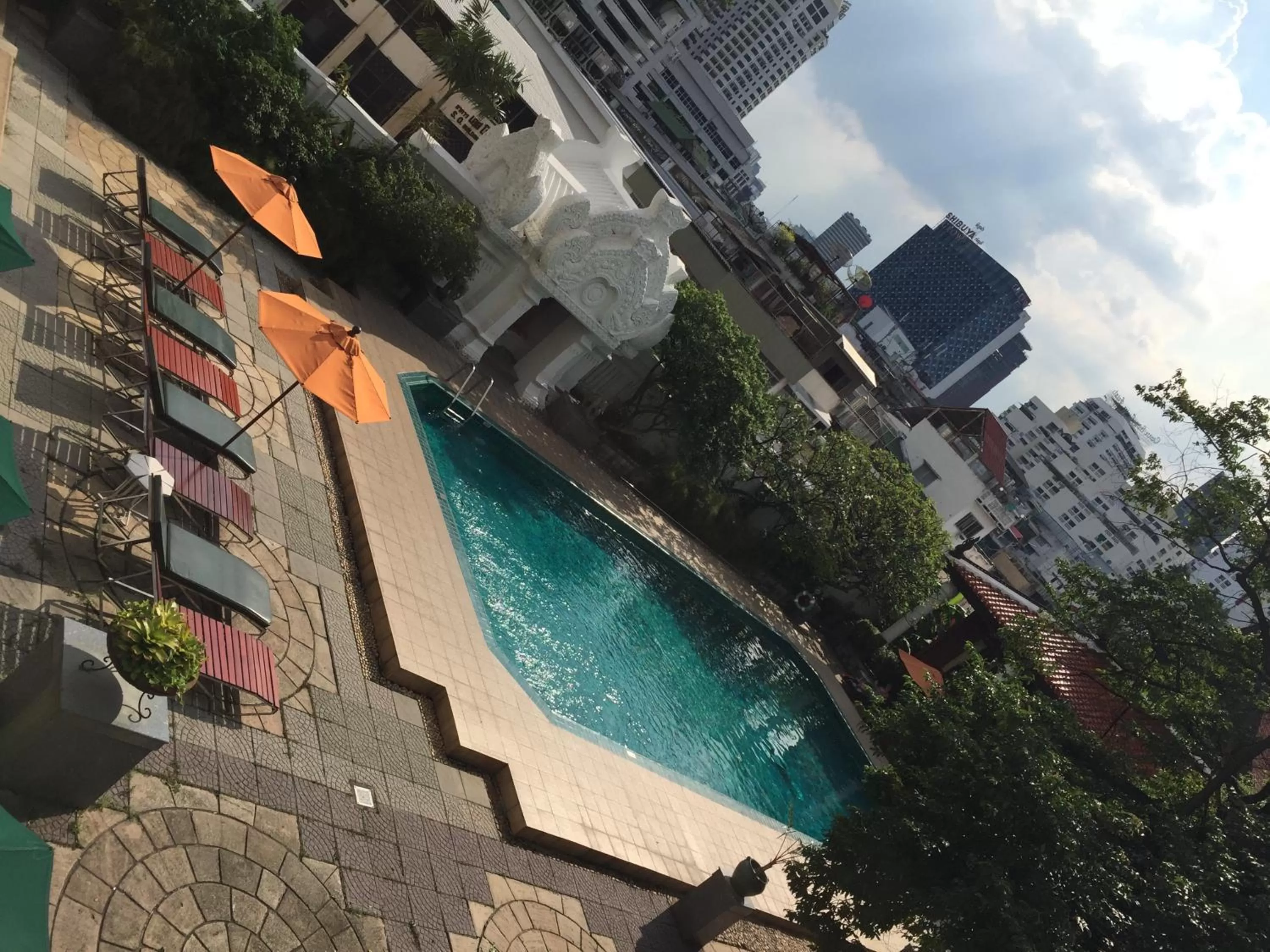 Swimming pool in Indra Regent Hotel