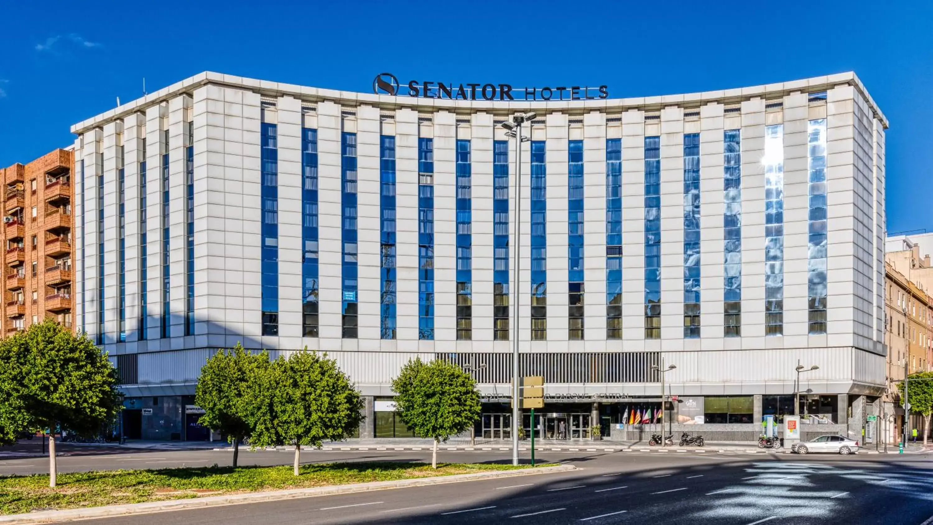 Facade/entrance, Property Building in Senator Parque Central Hotel