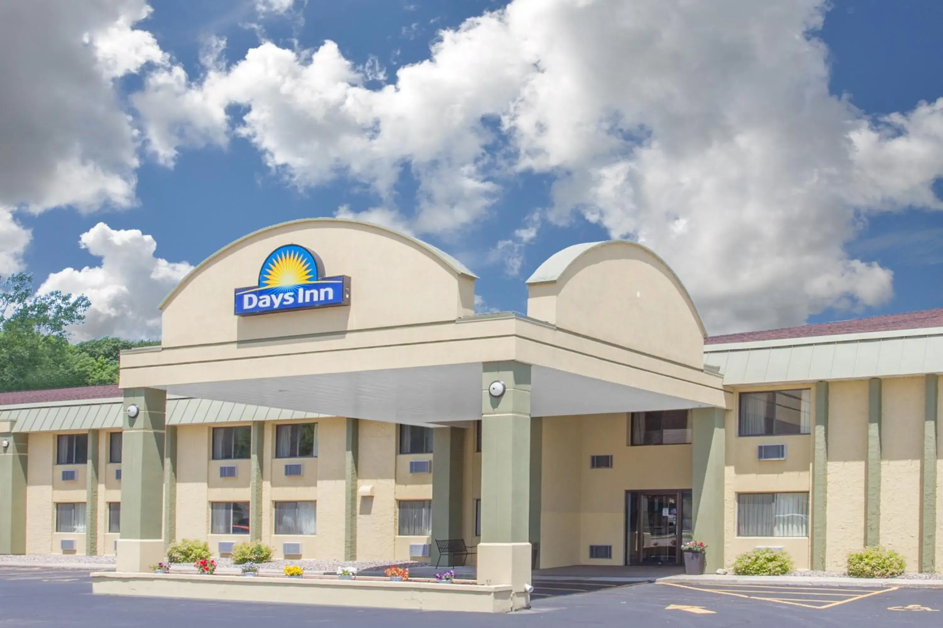 Property Building in Days Inn by Wyndham Portage