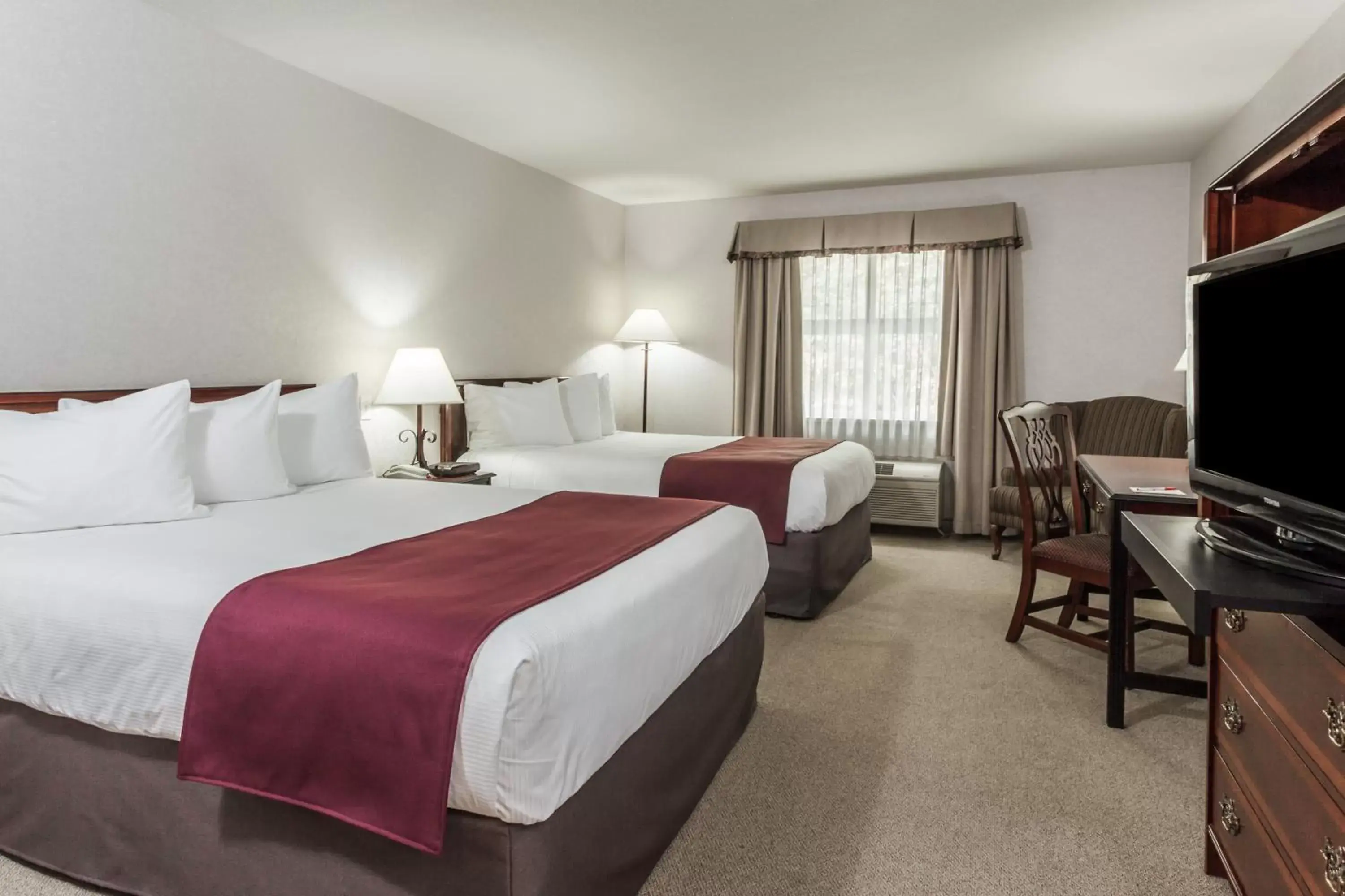 Business Queen Room with Two Queen Beds - Non-Smoking in Clarion Hotel & Conference Centre