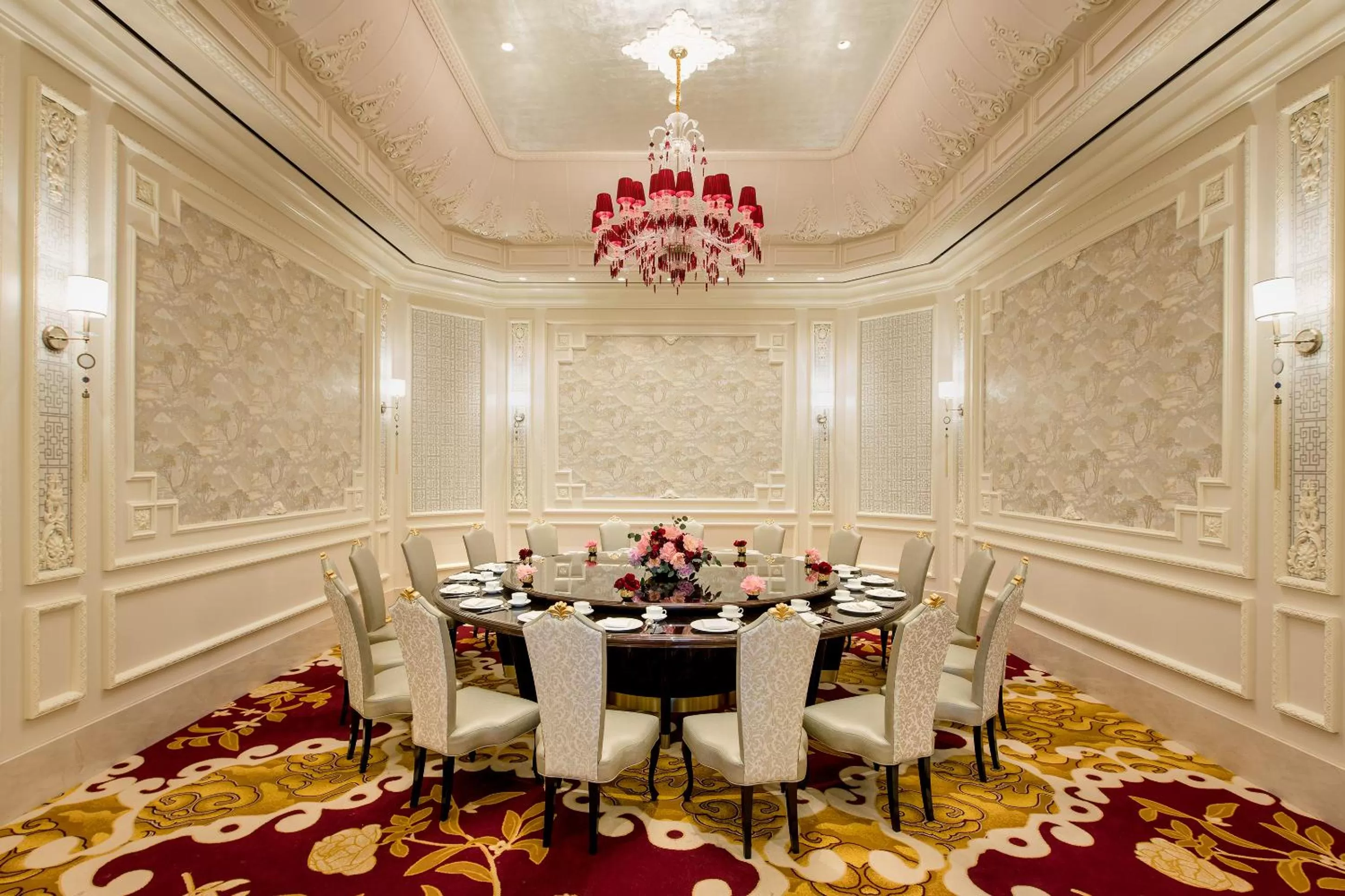 Restaurant/places to eat in Paradise City