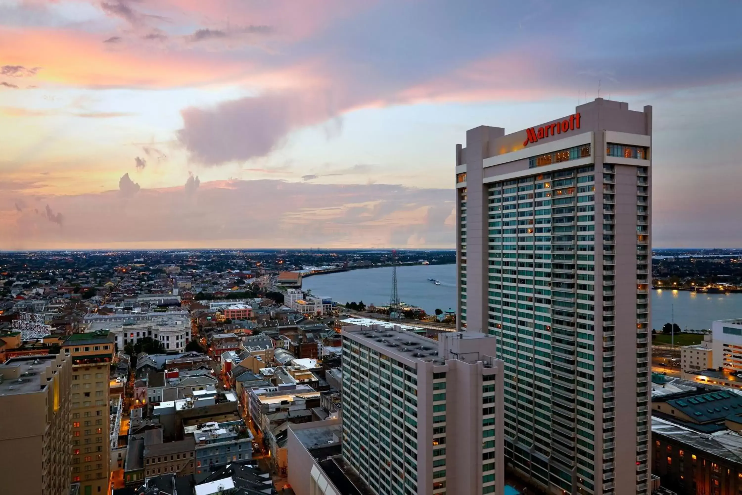 Property building in New Orleans Marriott