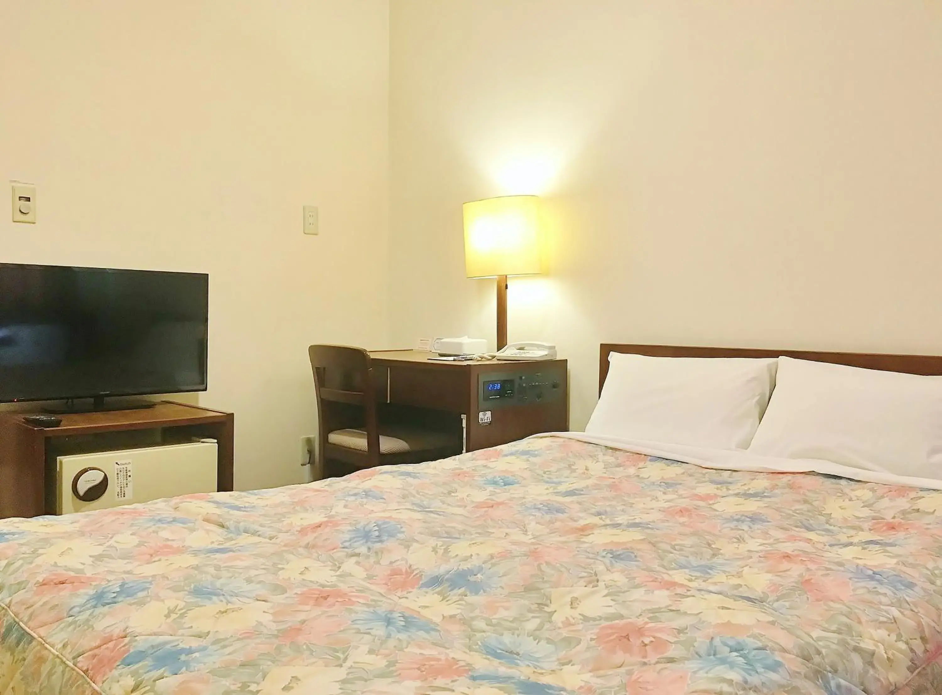 Photo of the whole room, Bed in Marroad Inn Kumagaya