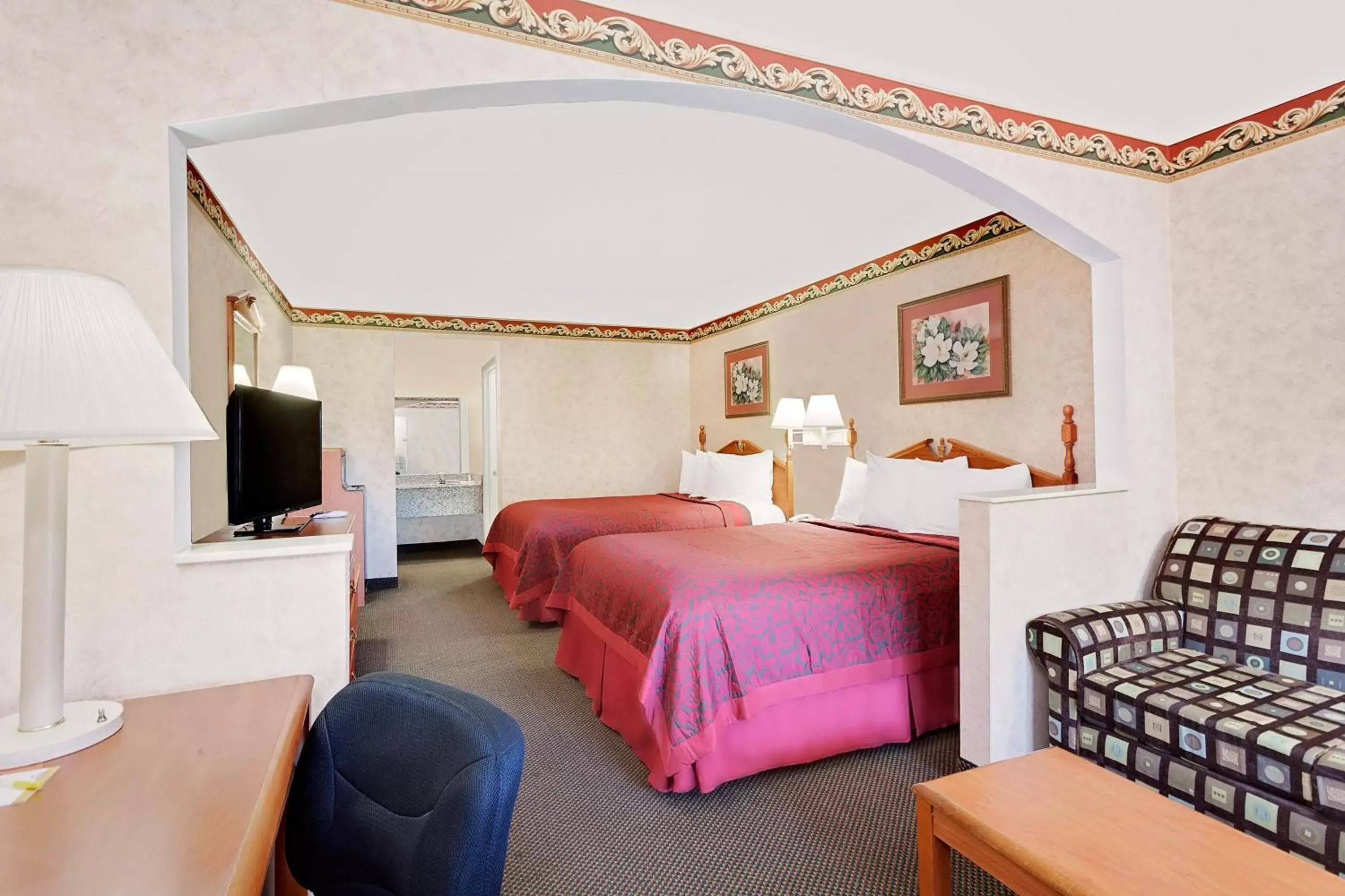 Photo of the whole room, Bed in Your Place Inn