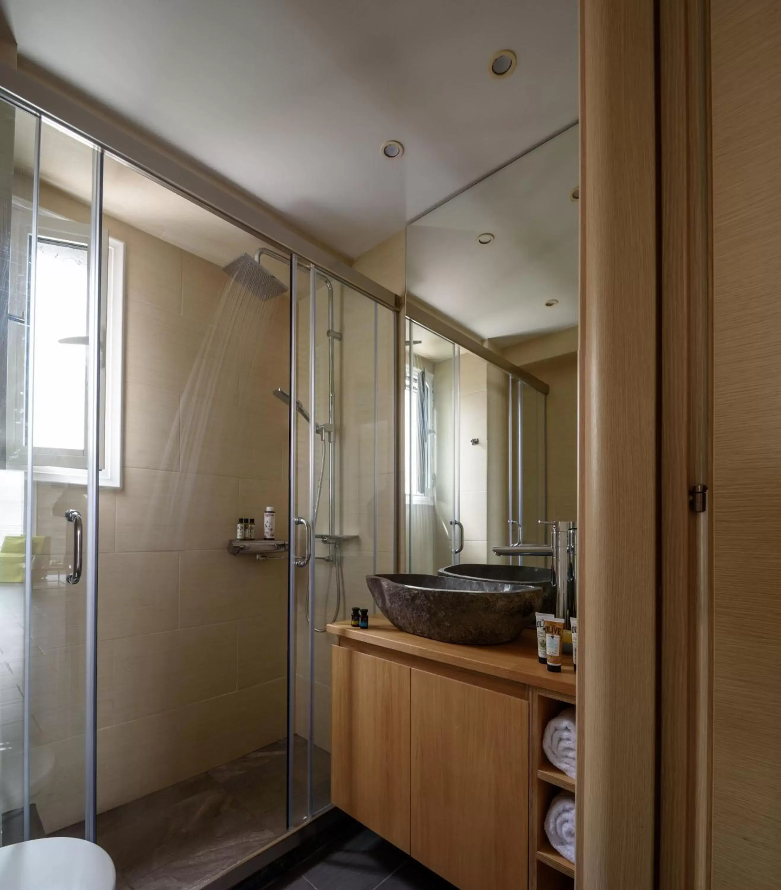 Shower, Bathroom in 12 Keys Athens Apartments