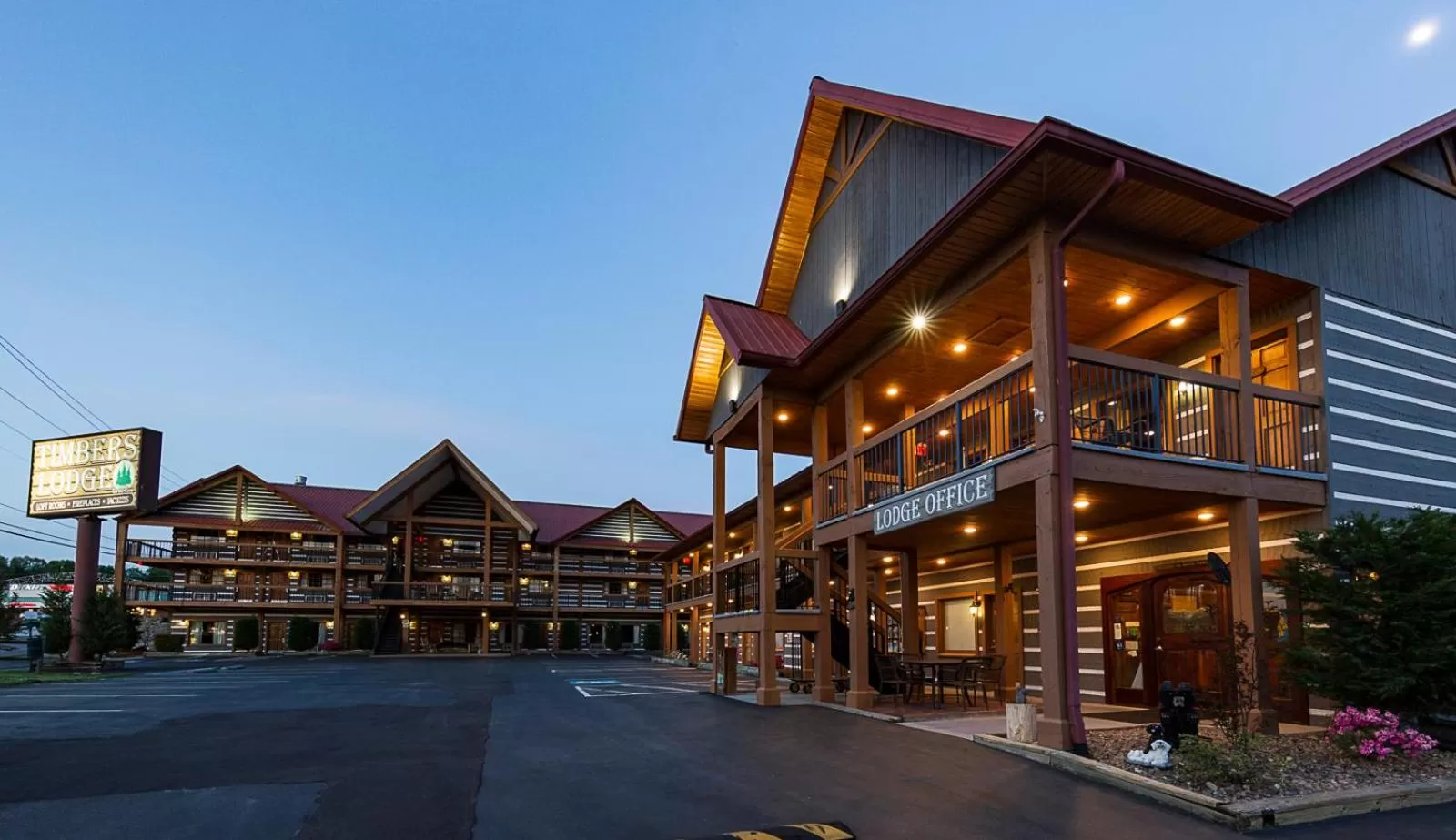 Facade/entrance in Timbers Lodge