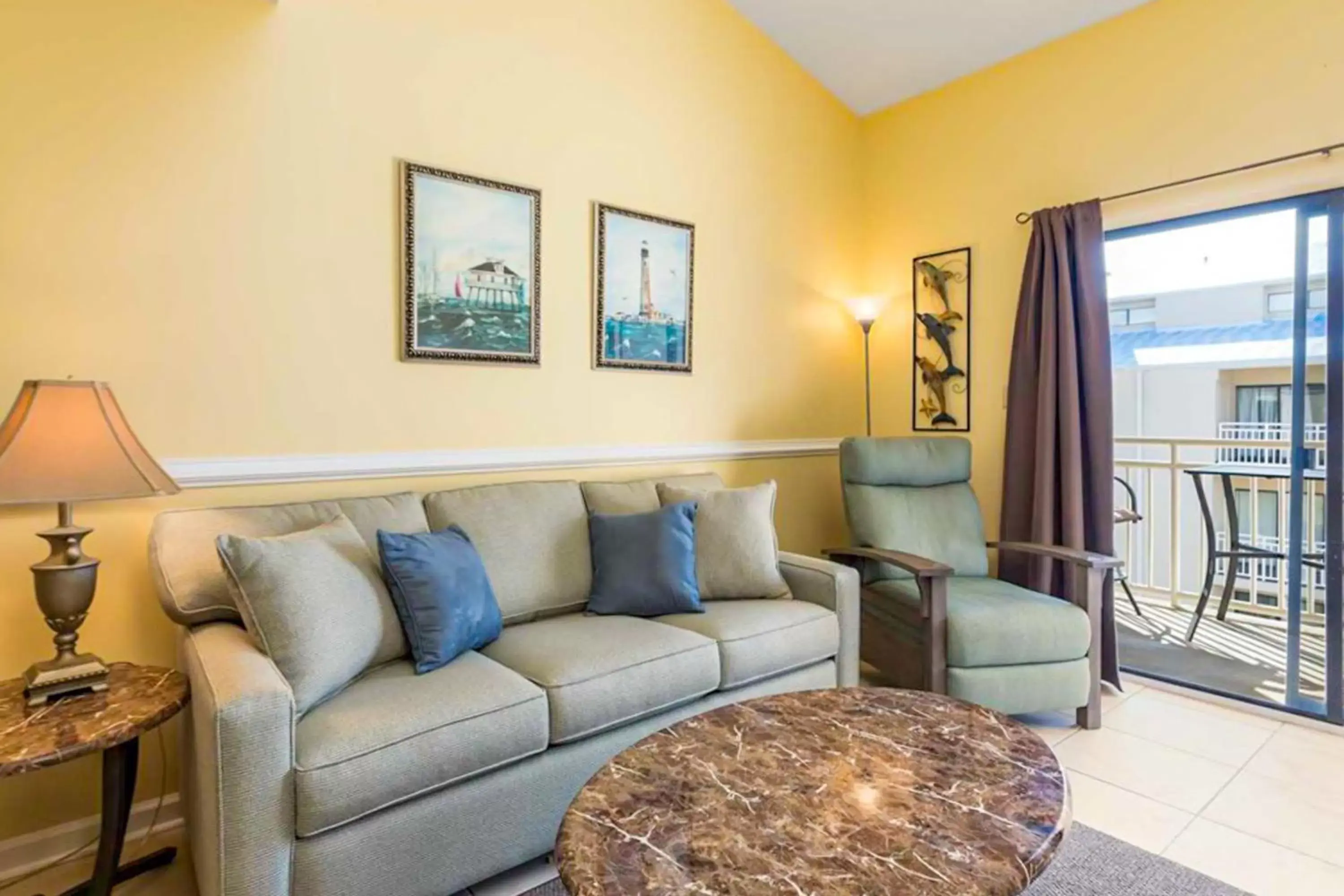 Apartment with Balcony in Sugar Beach Condominiums II Apartment with Balcony in Sugar Beach Condominiums II