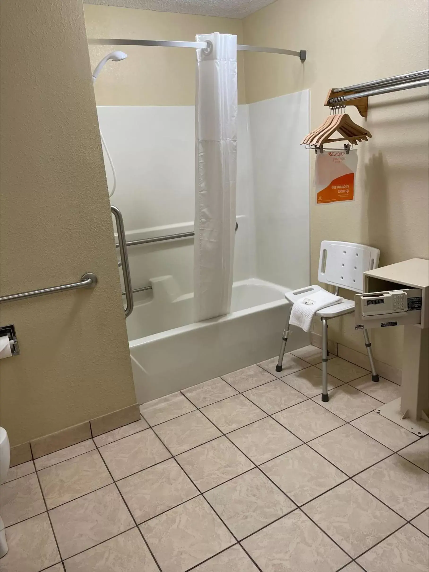 acessibility, Bathroom in Quality Inn & Suites Greenfield I-70