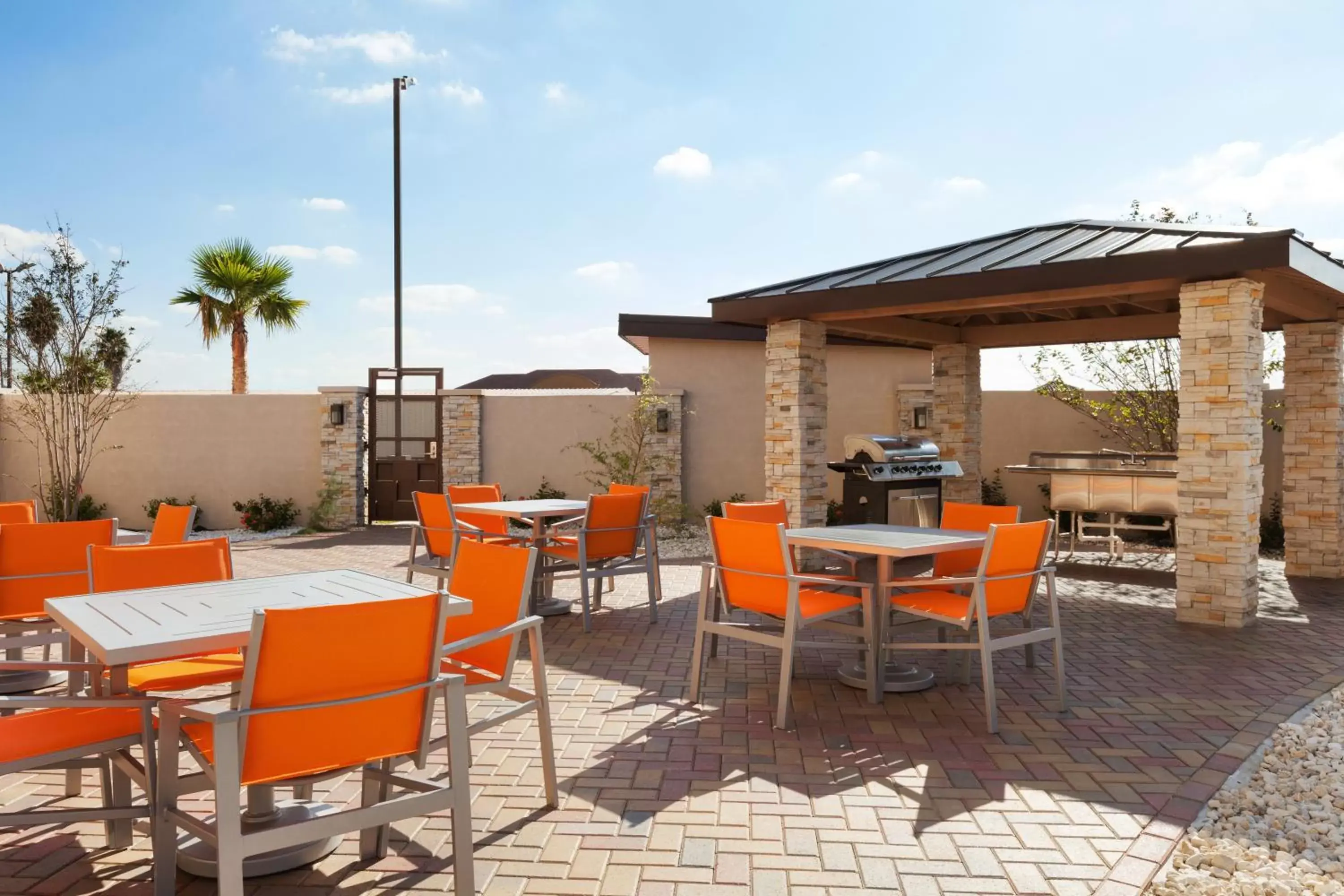 Lobby or reception, Restaurant/Places to Eat in Holiday Inn Express & Suites Edinburg- Mcallen Area, an IHG Hotel