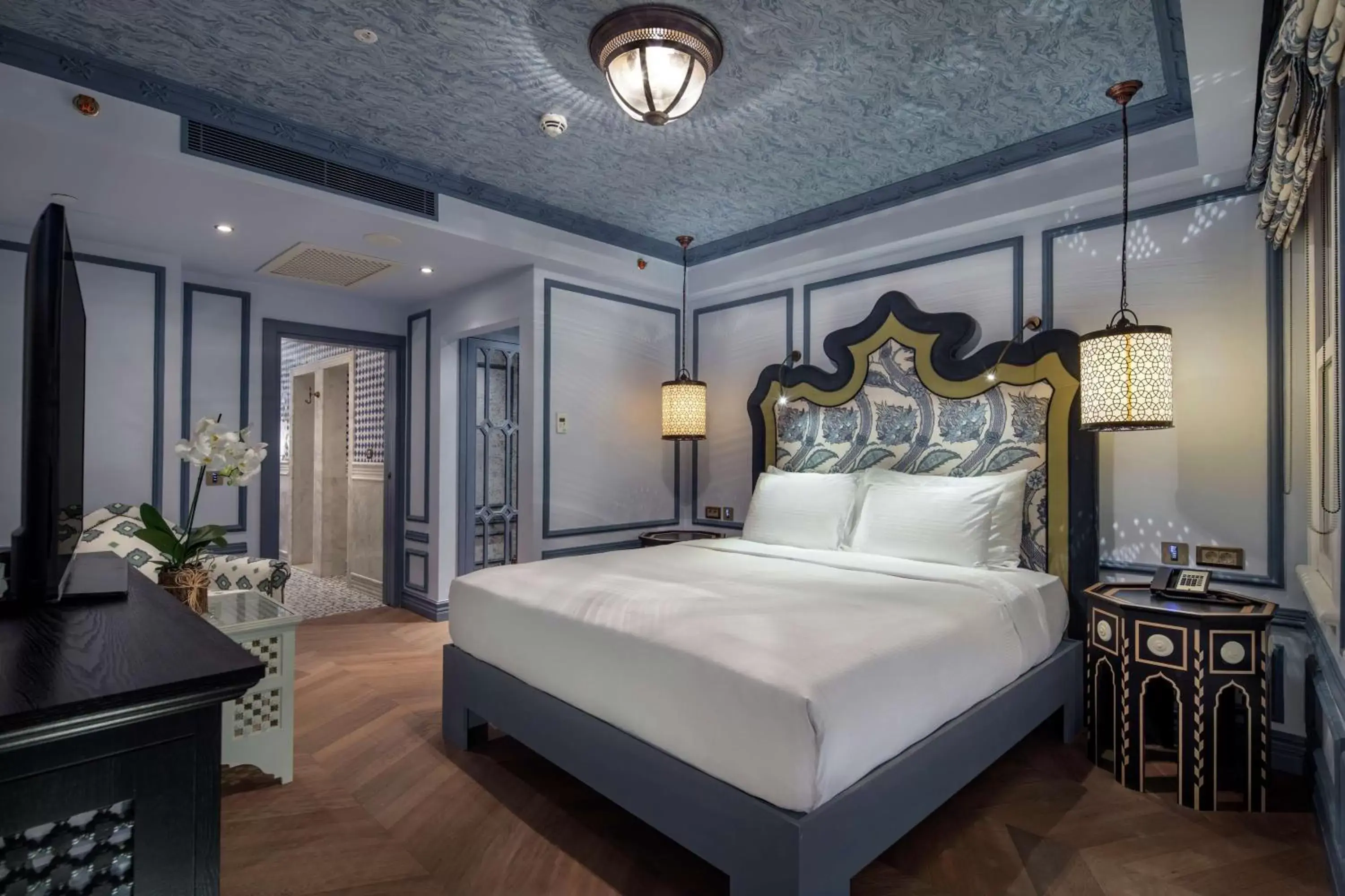 Bedroom, Bed in Hagia Sofia Mansions Istanbul, Curio Collection by Hilton