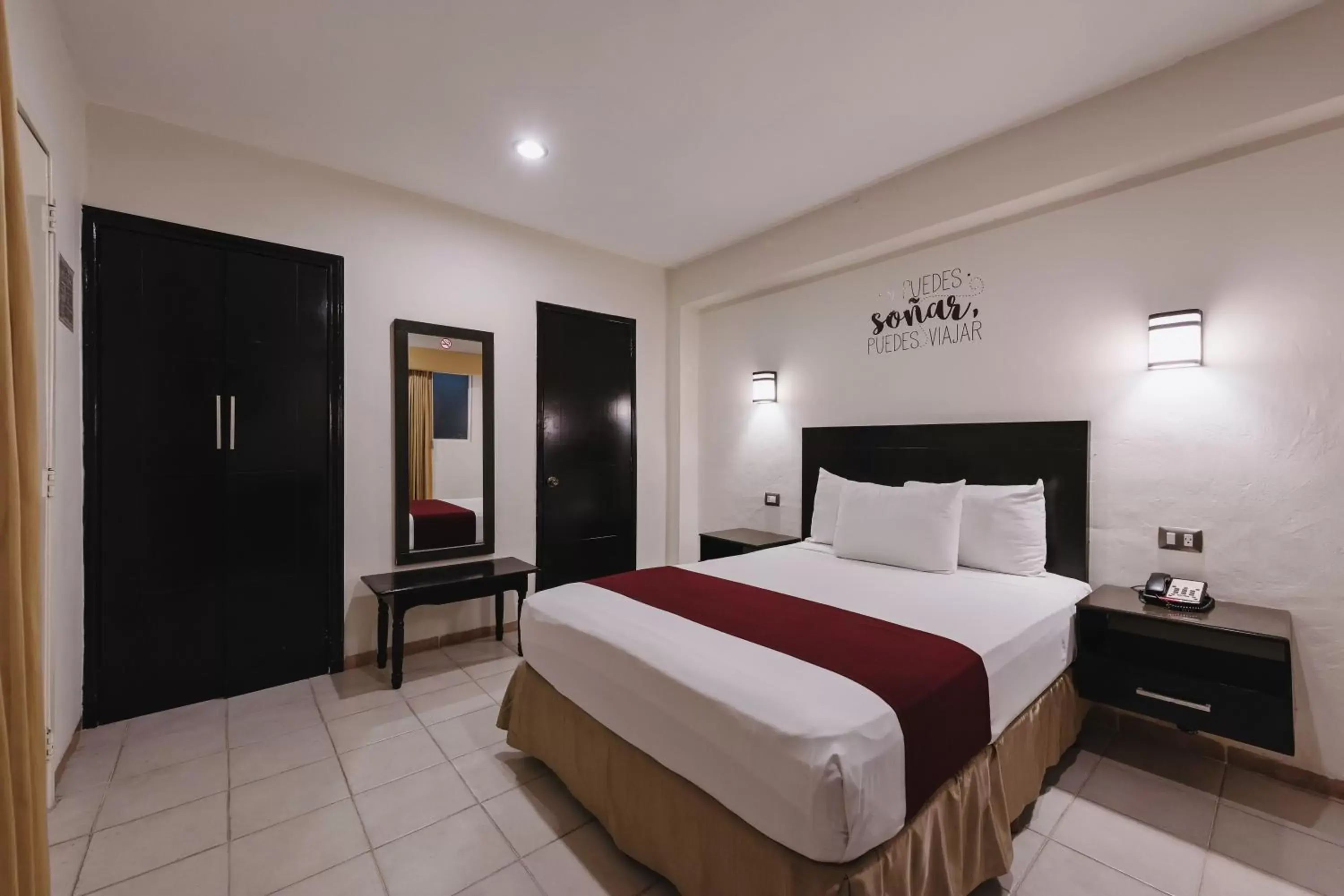 Bed in Hotel Colonial de Merida