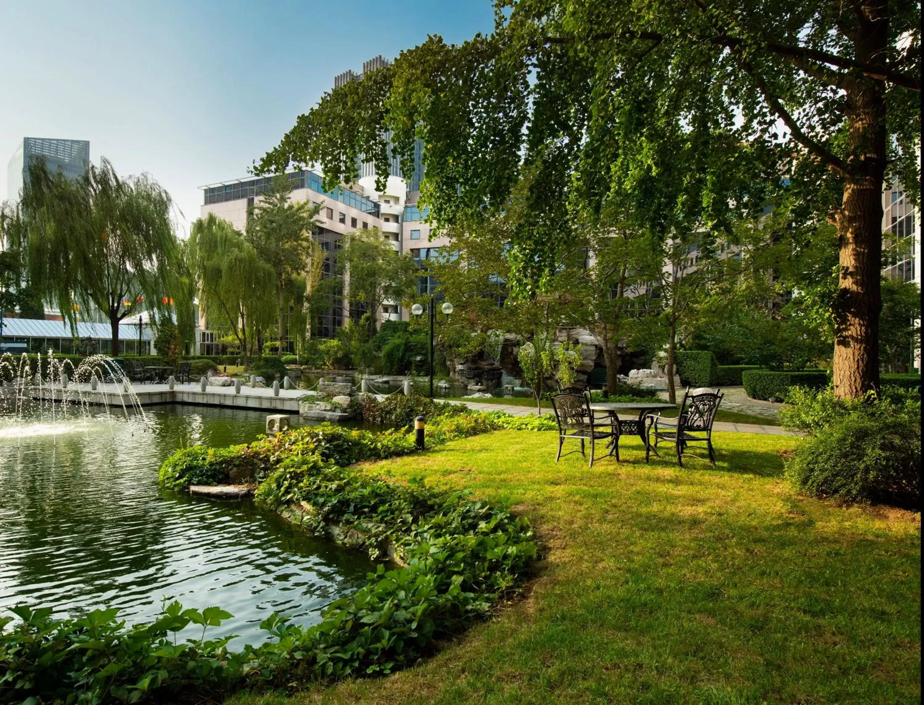 Garden in Kempinski Hotel Beijing Yansha Center