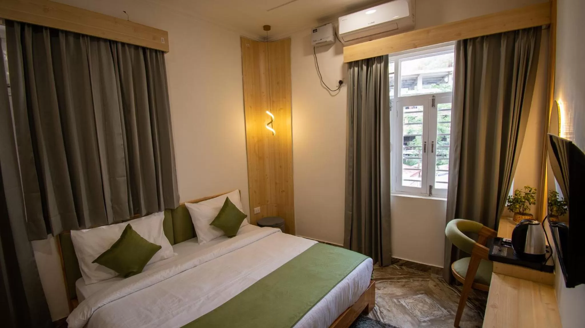 Photo of the whole room, Bed in Around Stays Rishikesh, Tapovan