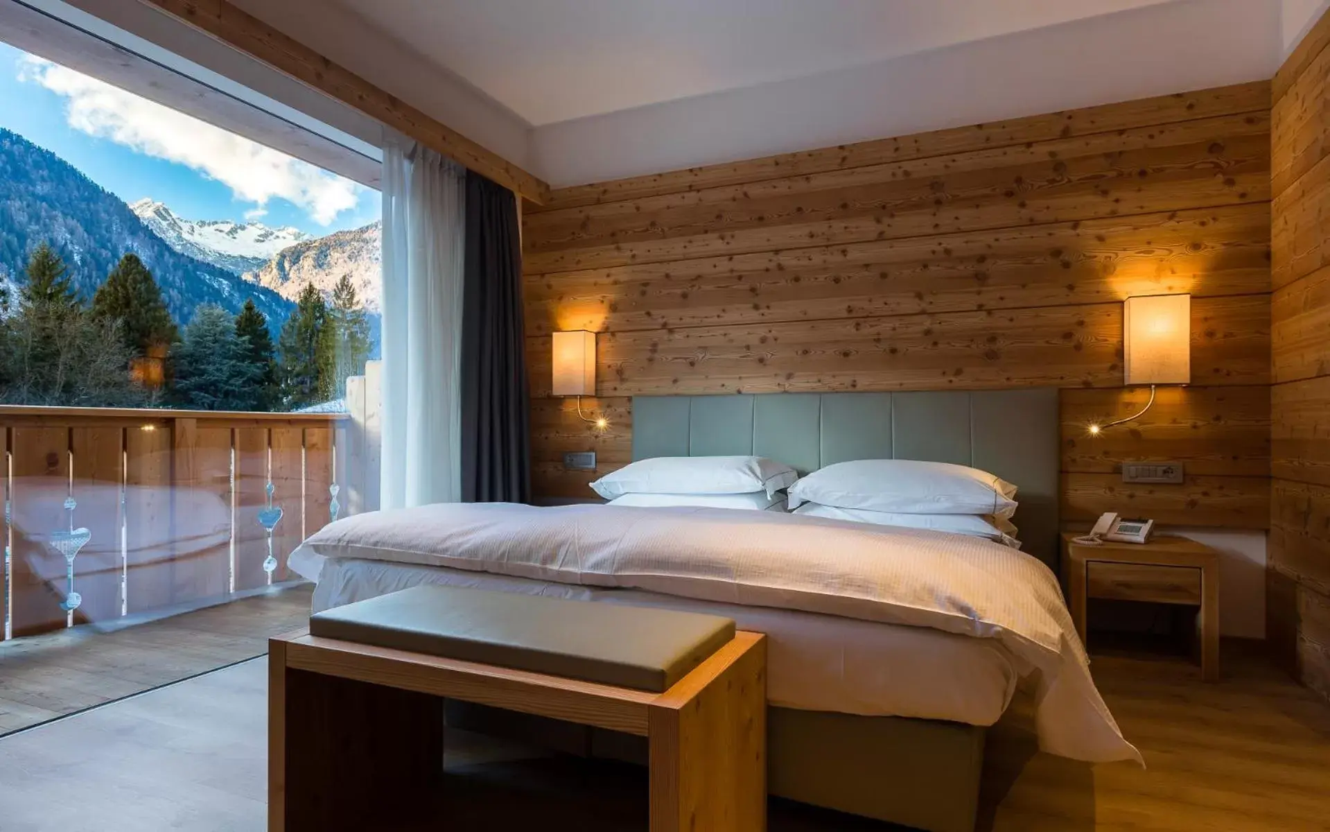 Bedroom, Bed in Hotel Europeo Alpine Charme & Wellness