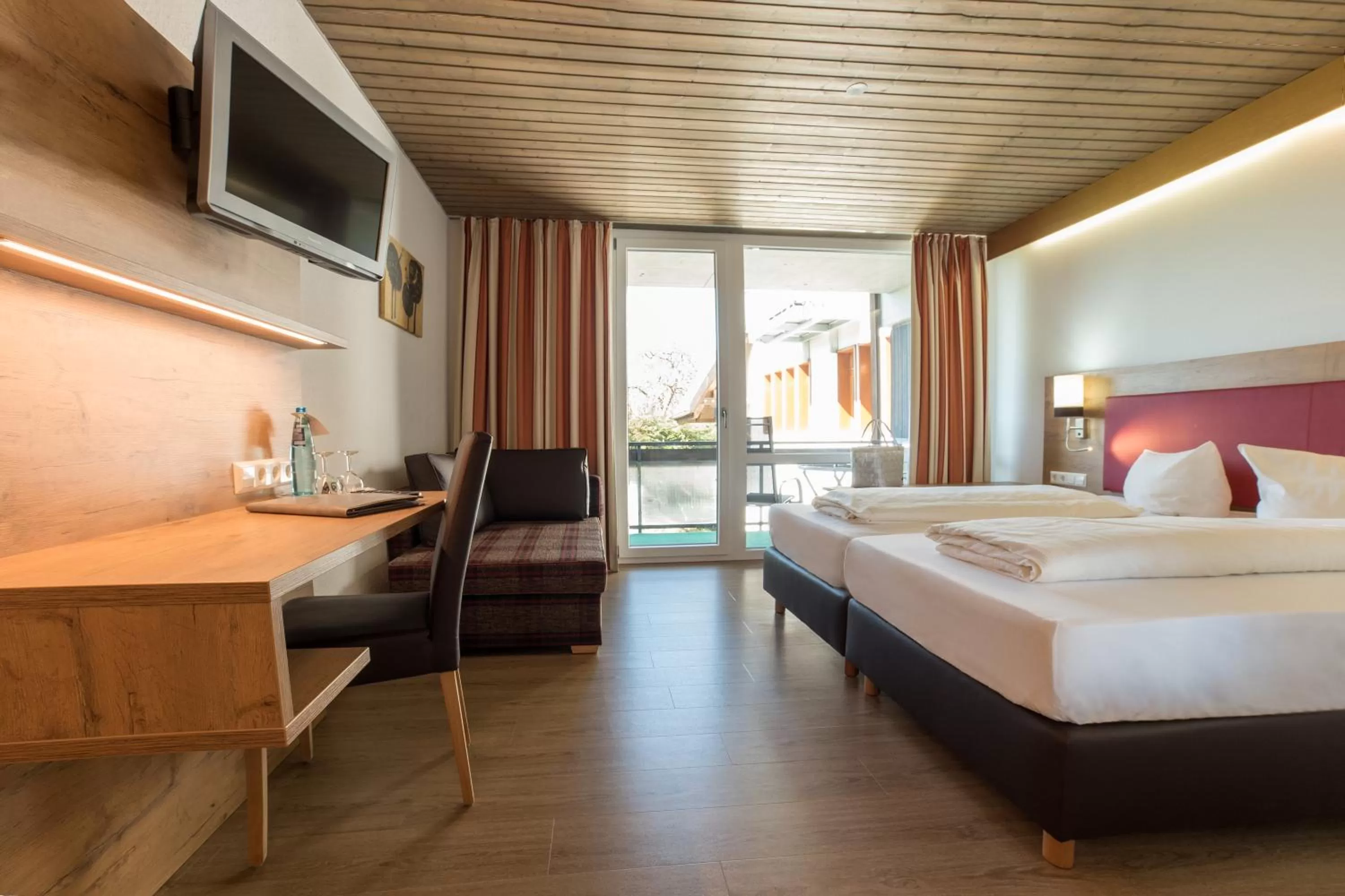 Photo of the whole room, Bed in Wellnesshotel Sonnenhof & Sonnhalde