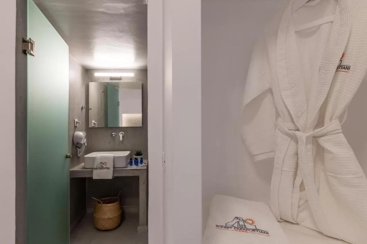 Sunset Paraportiani Rooms