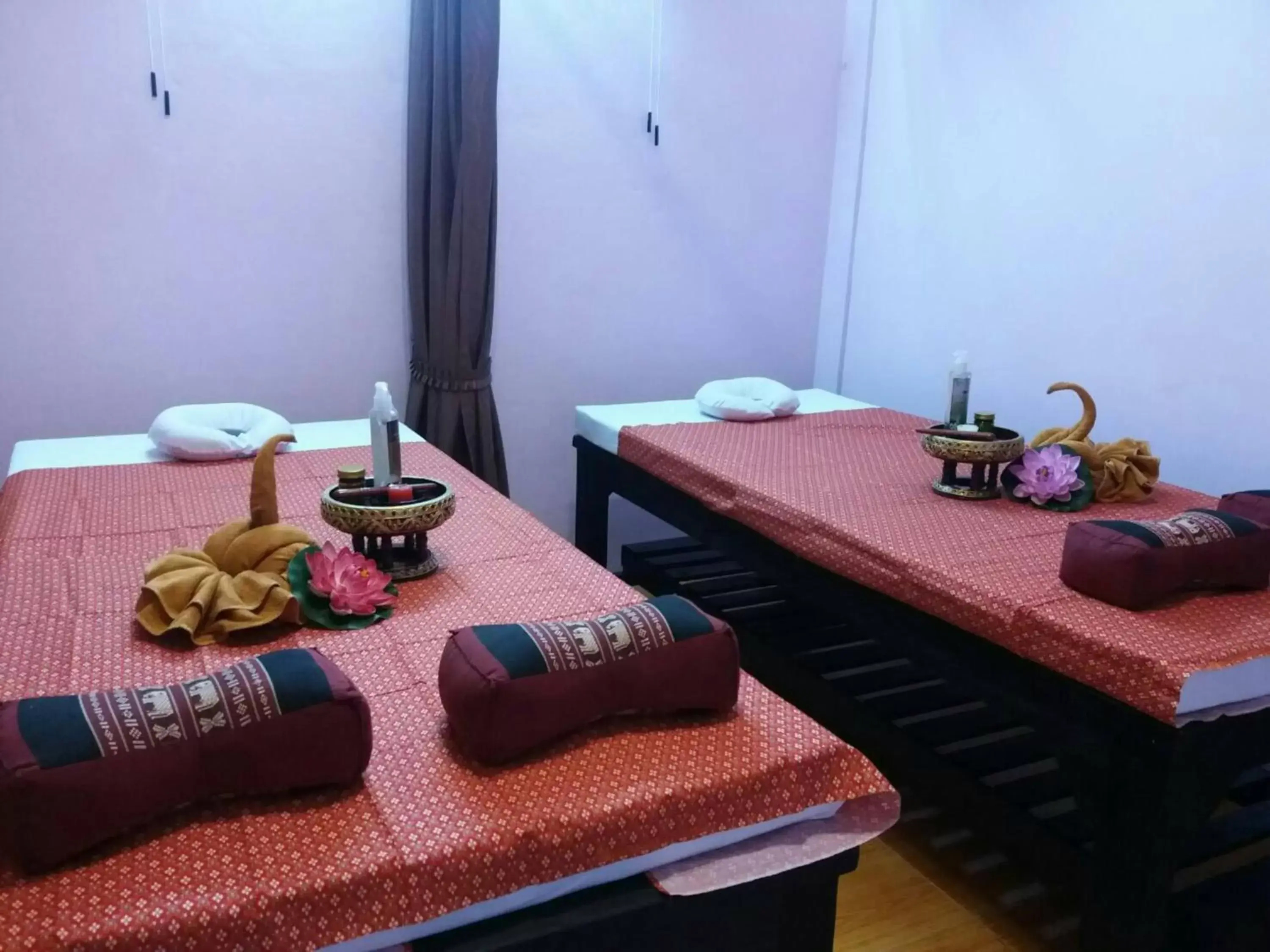 Massage, Bed in The LD Pattaya Hotel