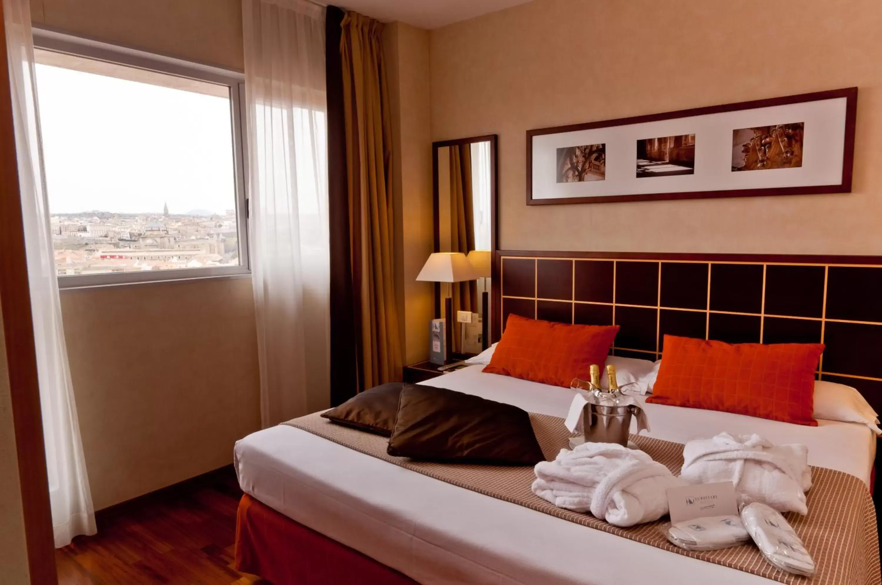 Bed in Eurostars Toledo