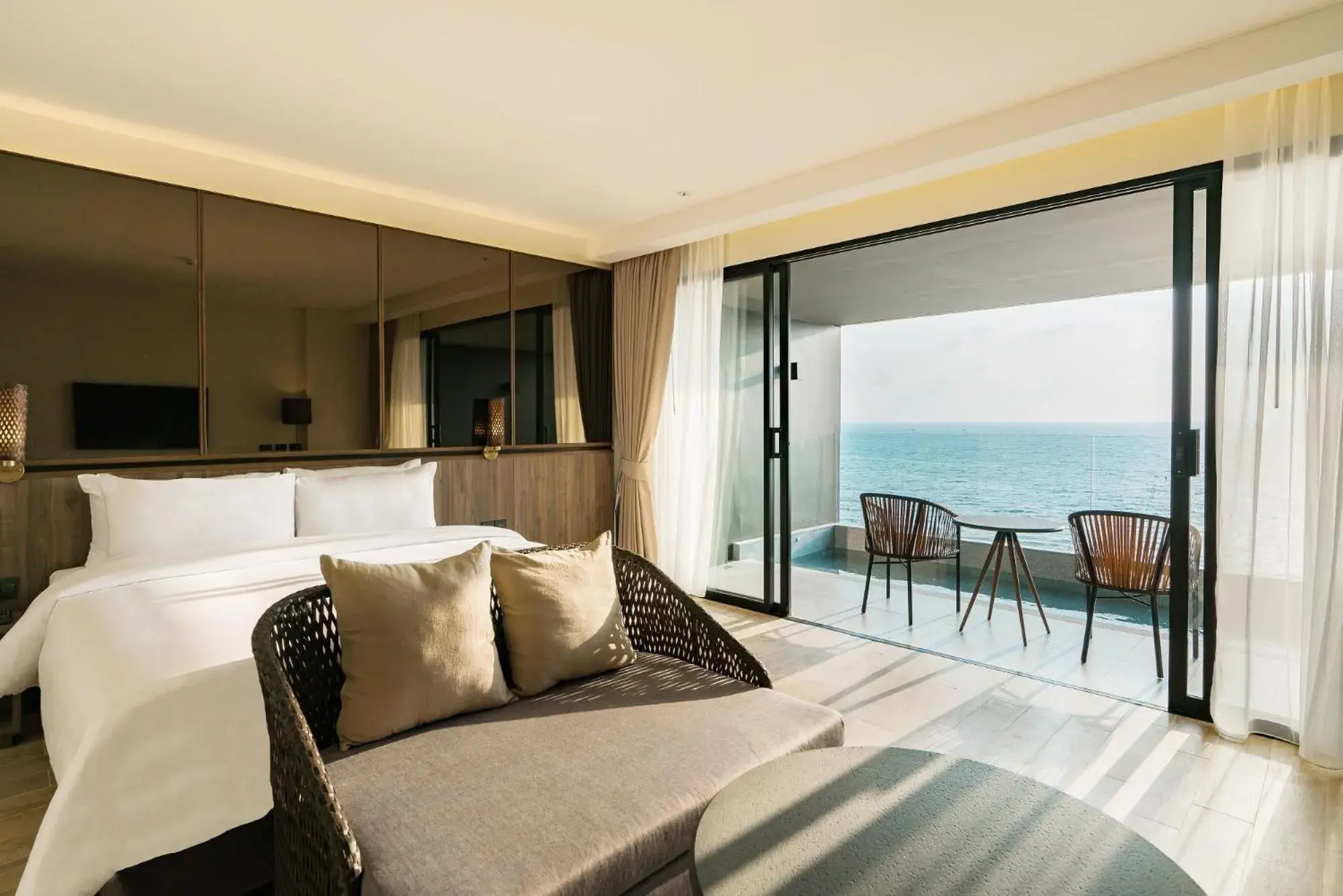 Bedroom, Seating Area in Ana Anan Resort & Villas Pattaya