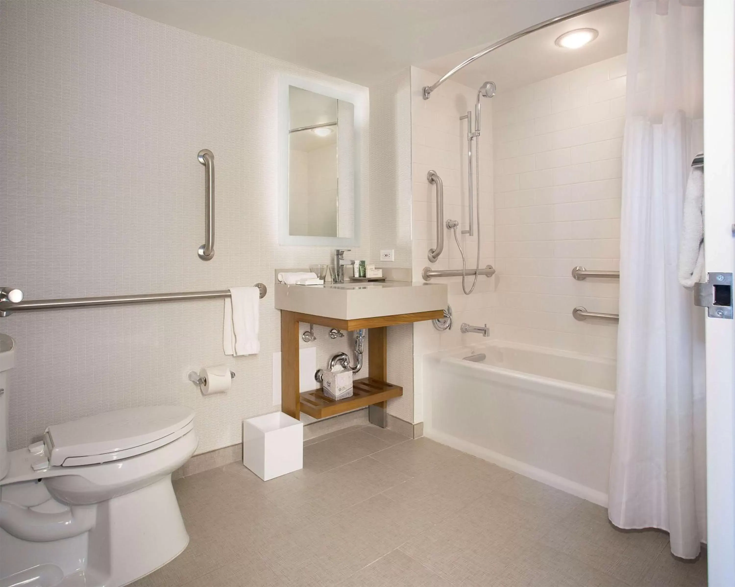 Bathroom in New York Hilton Midtown