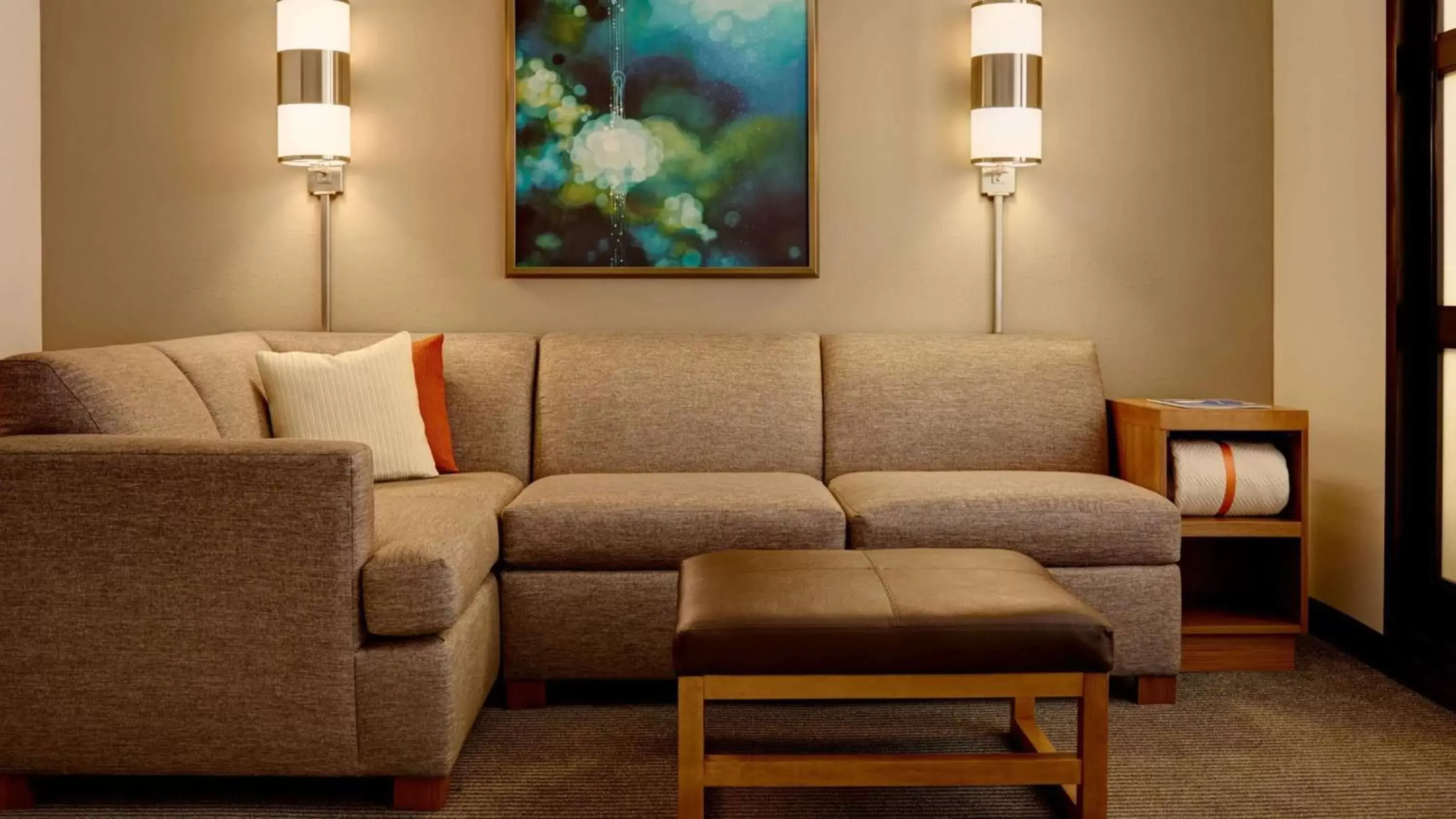 King Room with Sofa Bed in Sonesta Select Tucson Airport King Room with Sofa Bed in Sonesta Select Tucson Airport