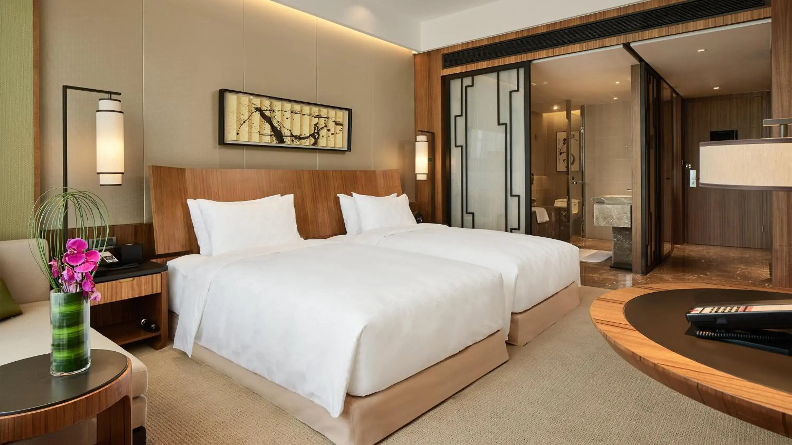 Photo of the whole room, Bed in HUALUXE Ningbo Harbor City, an IHG Hotel