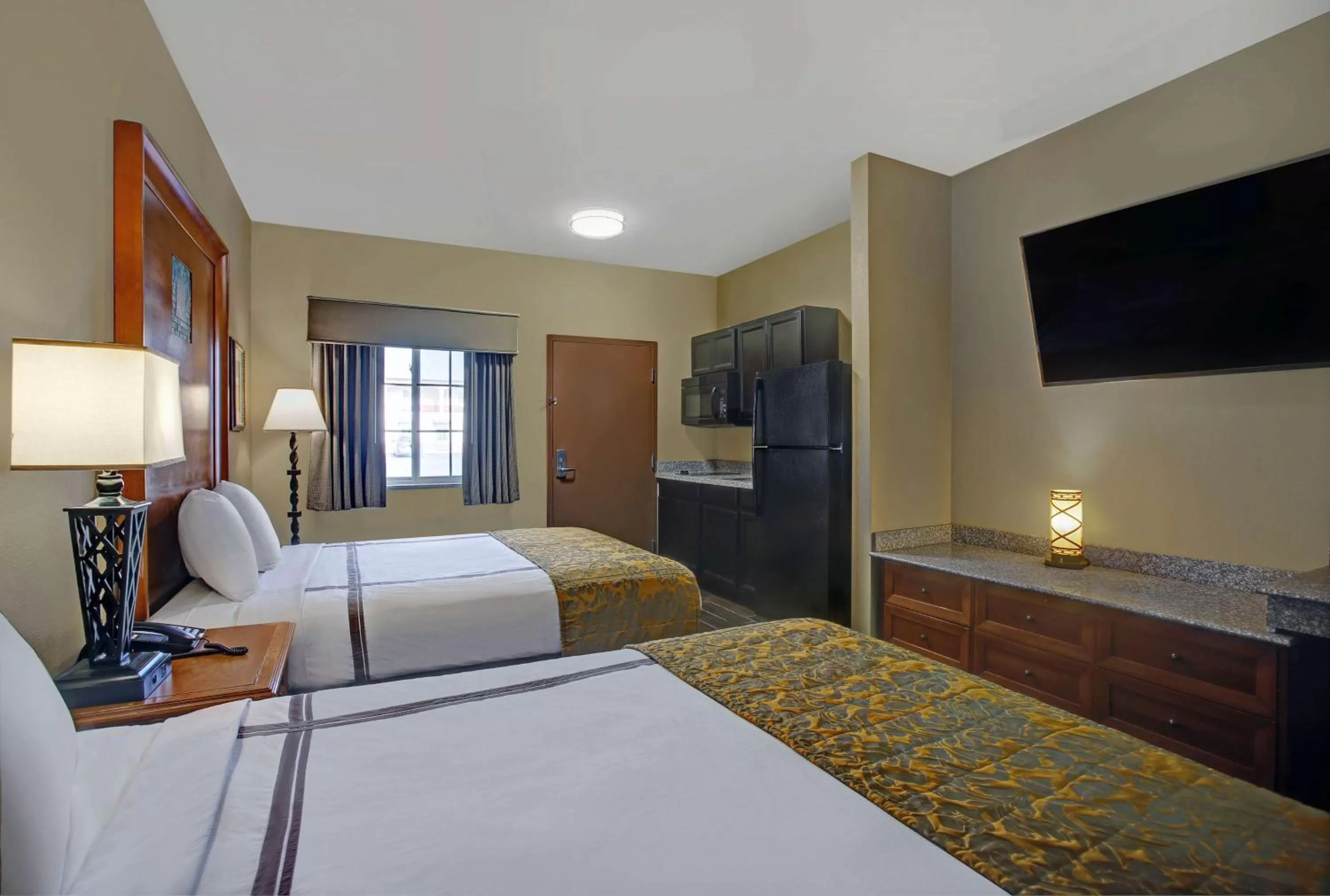 Photo of the whole room, Bed in Studio 6 Odessa, Tx