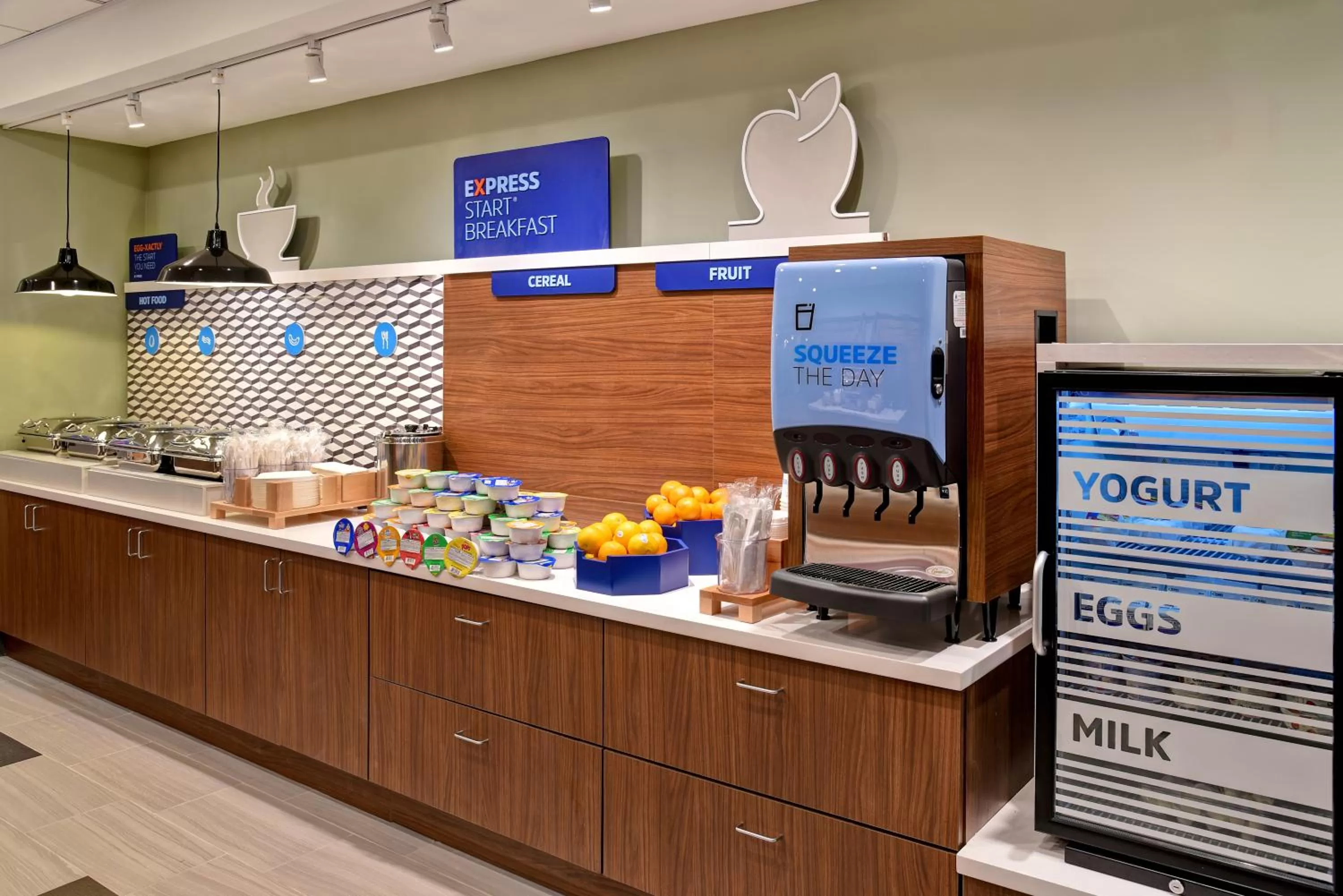 Breakfast in Holiday Inn Express & Suites - Ottawa by IHG