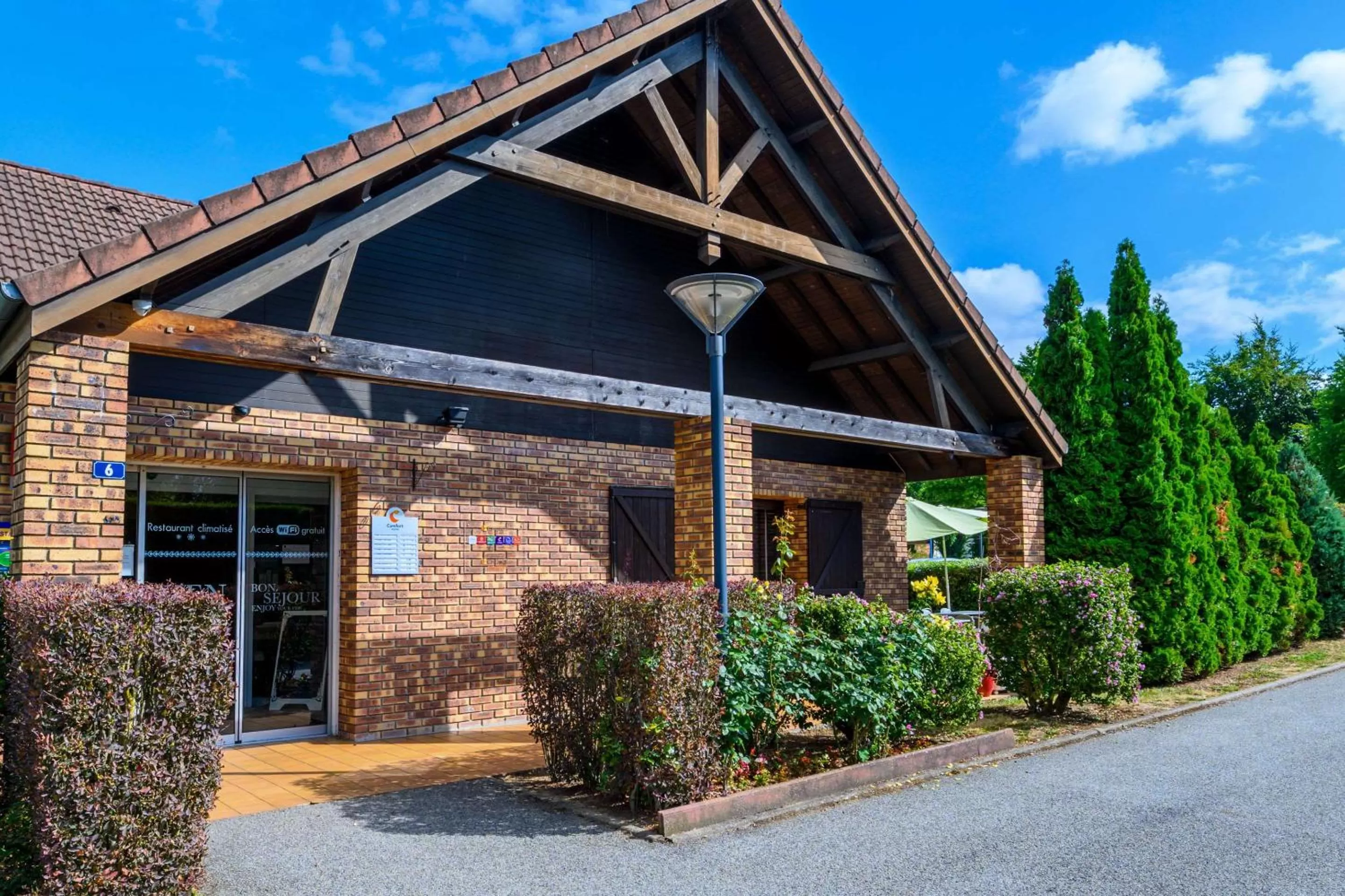 Property building in Comfort Hotel Evreux